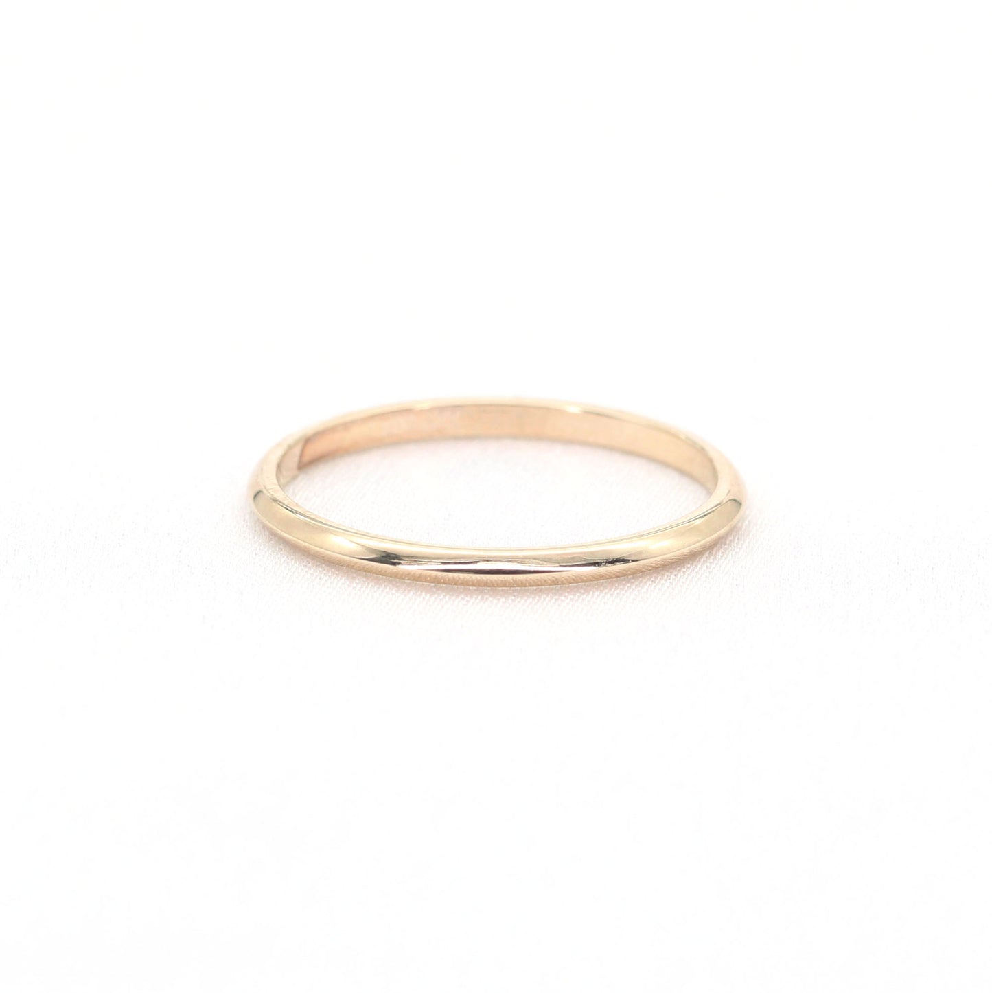 14K 1.5MM KNIFE EDGE BAND