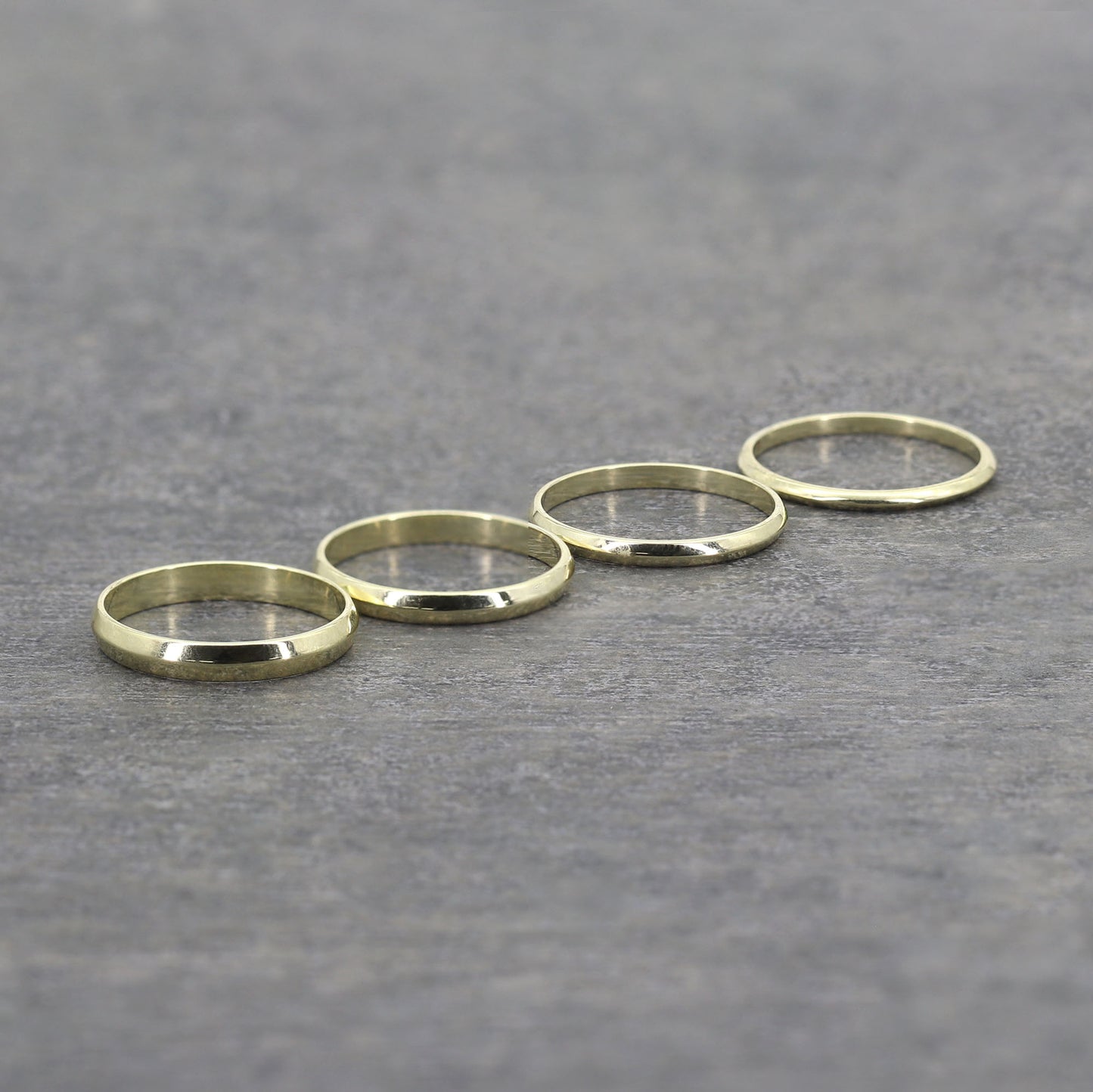 14K 2.0MM KNIFE EDGE BAND