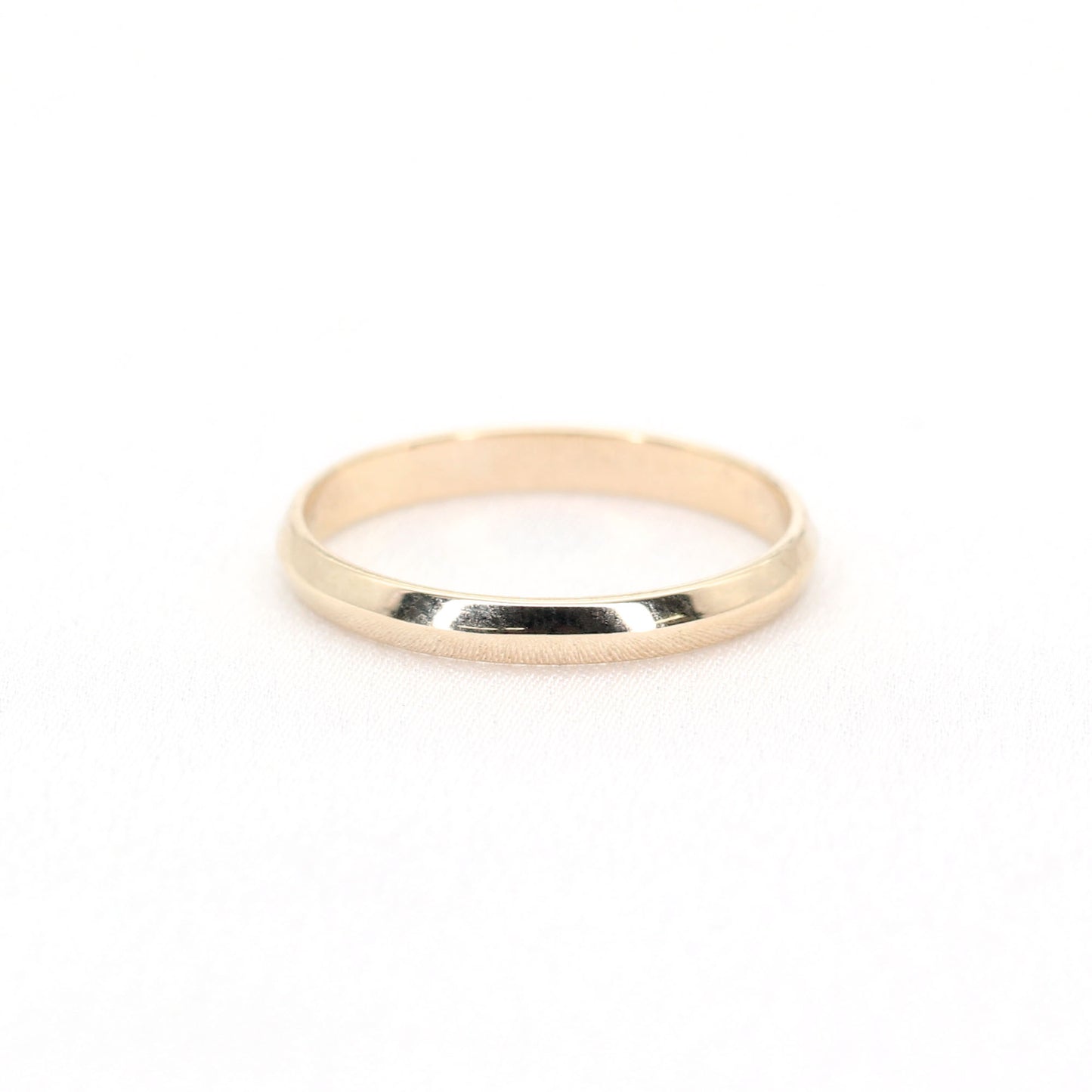 14K 2.5MM KNIFE EDGE BAND
