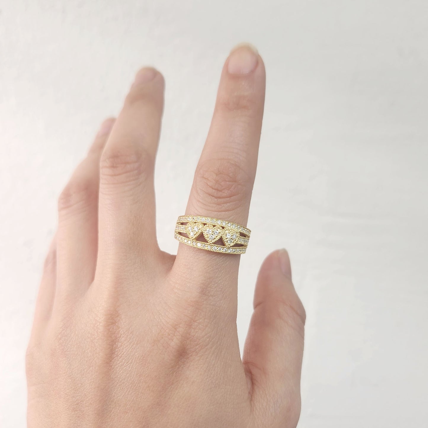 14K HEART DIAMOND WEDDING BAND