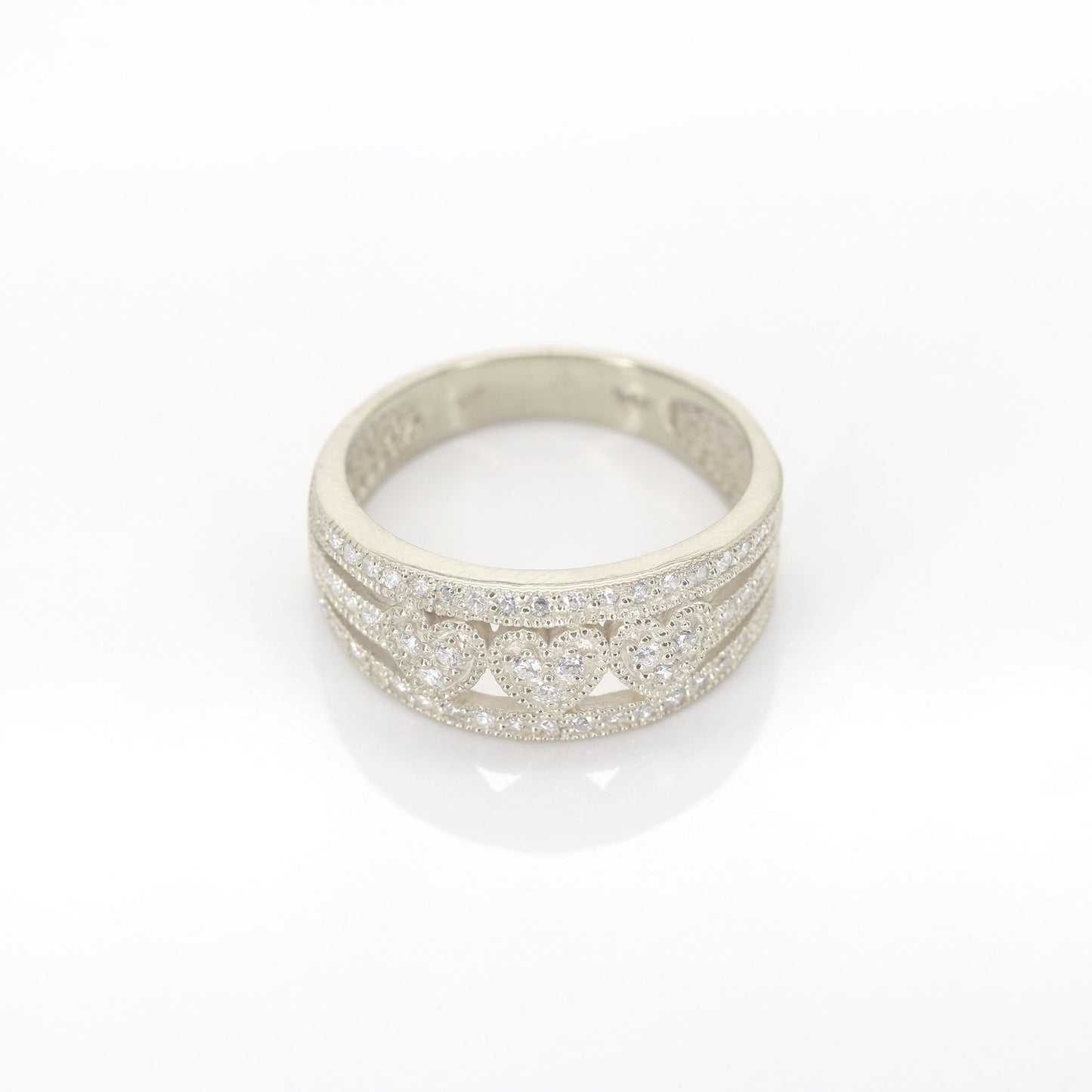14K HEART DIAMOND WEDDING BAND