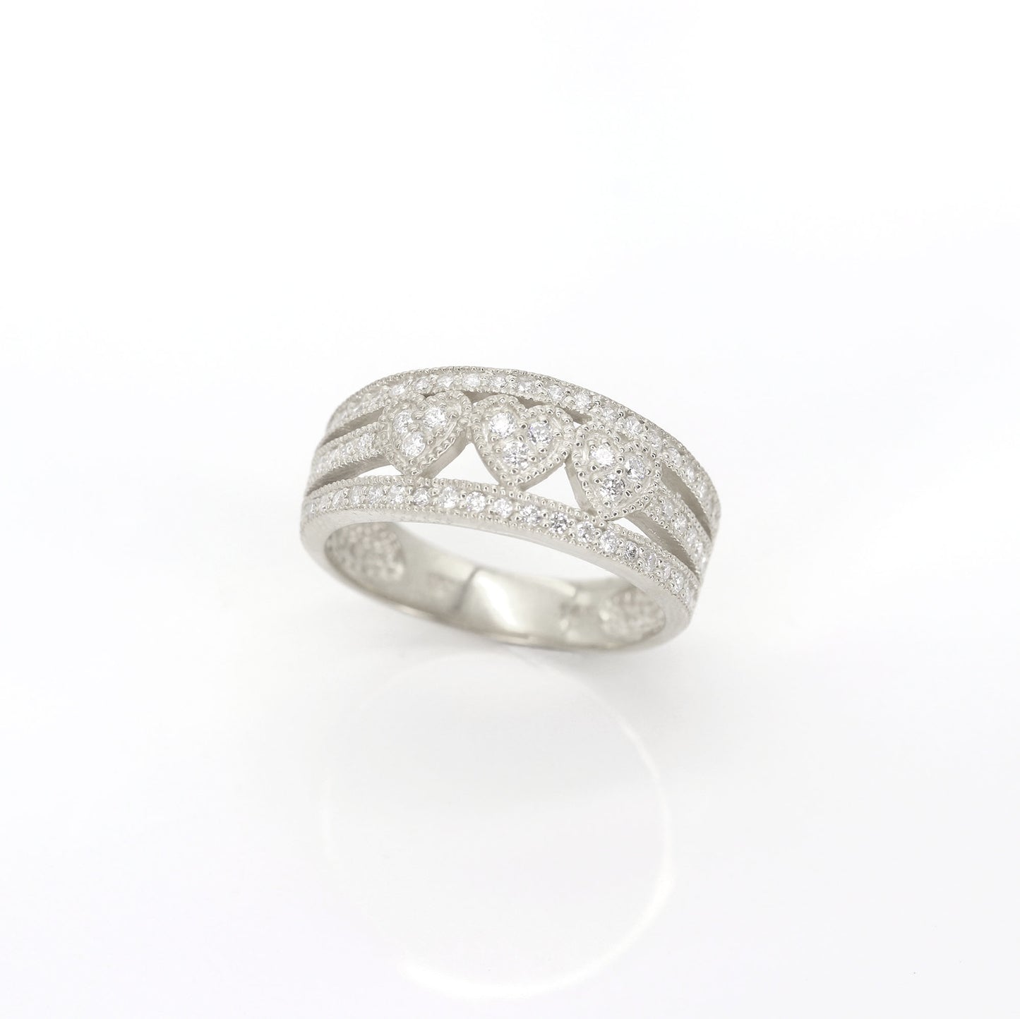 14K HEART DIAMOND WEDDING BAND