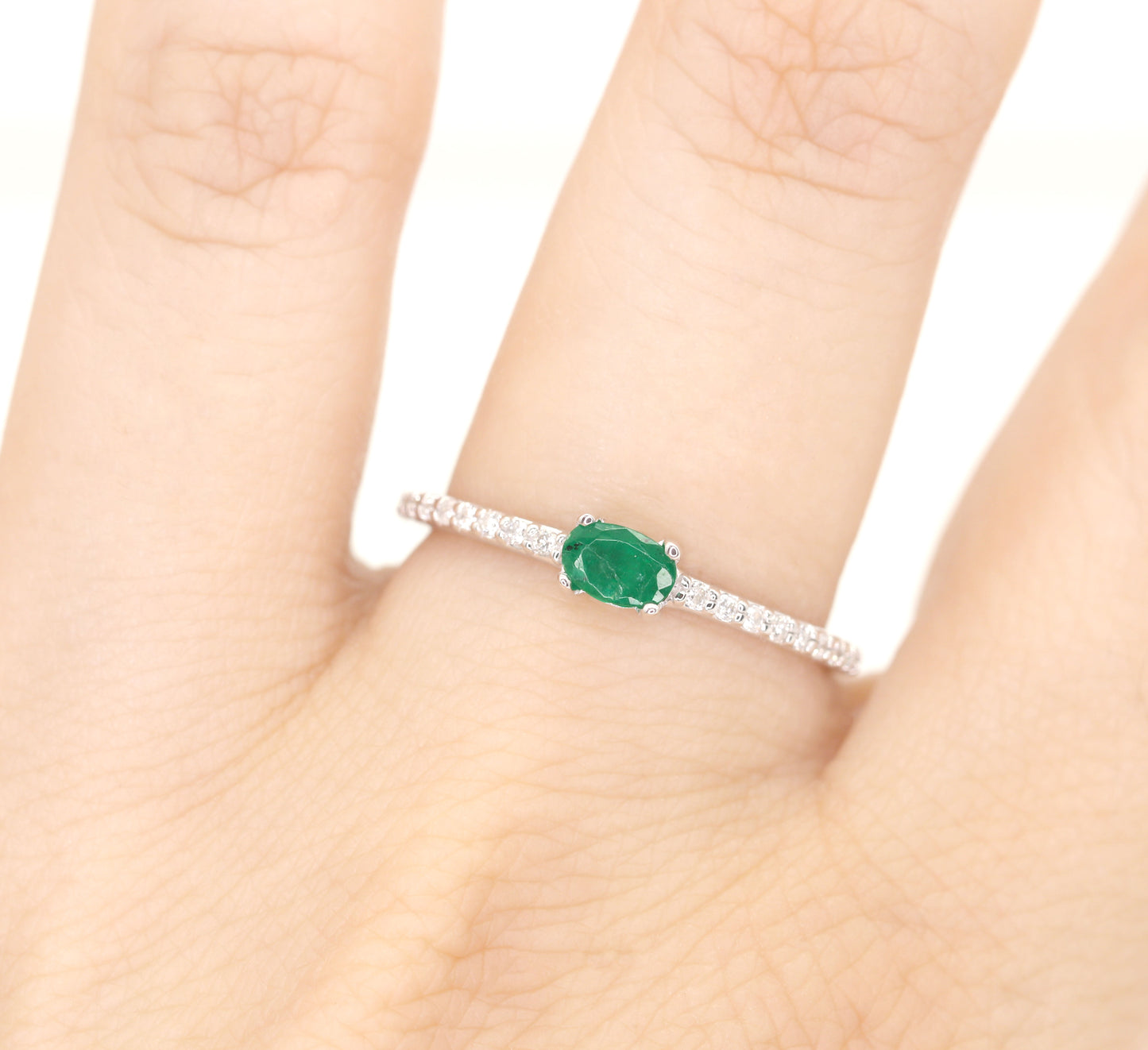 14K OVAL EMERALD DIAMOND RING