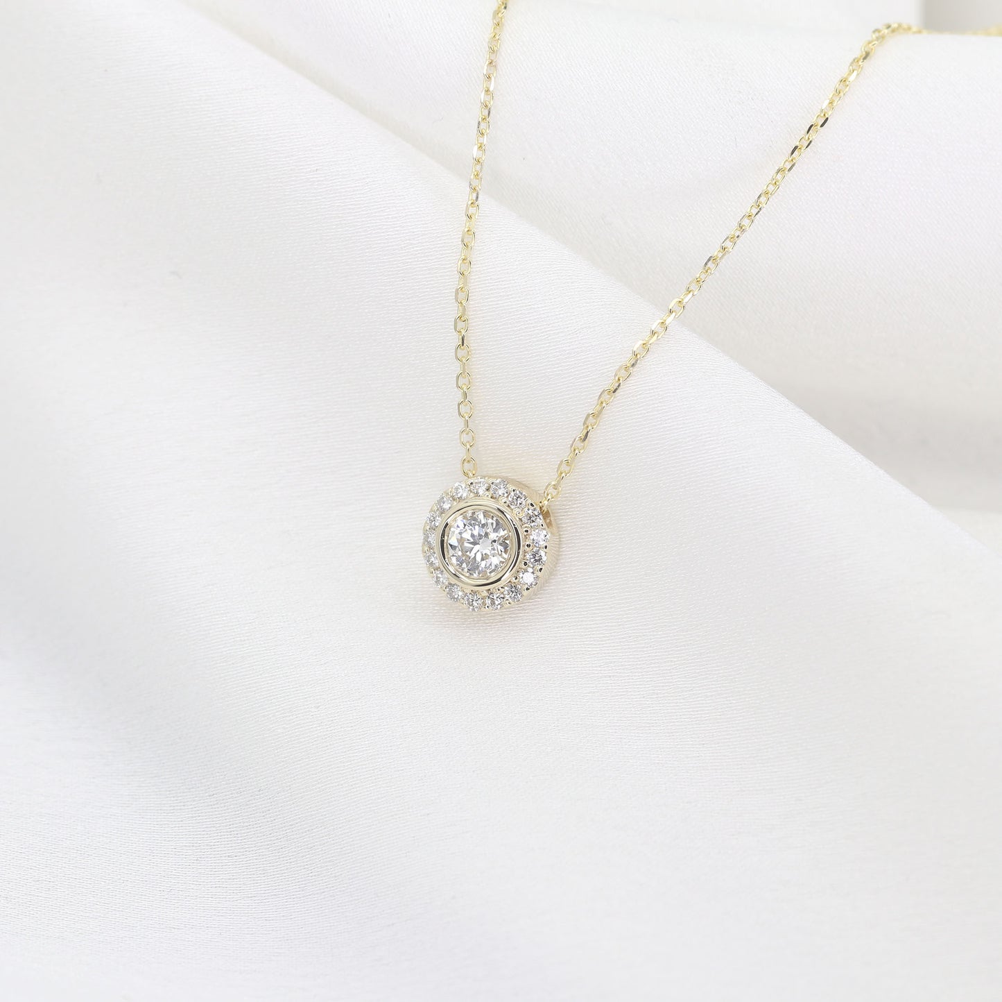 14K 0.47CT DIAMOND HALO NECKLACE