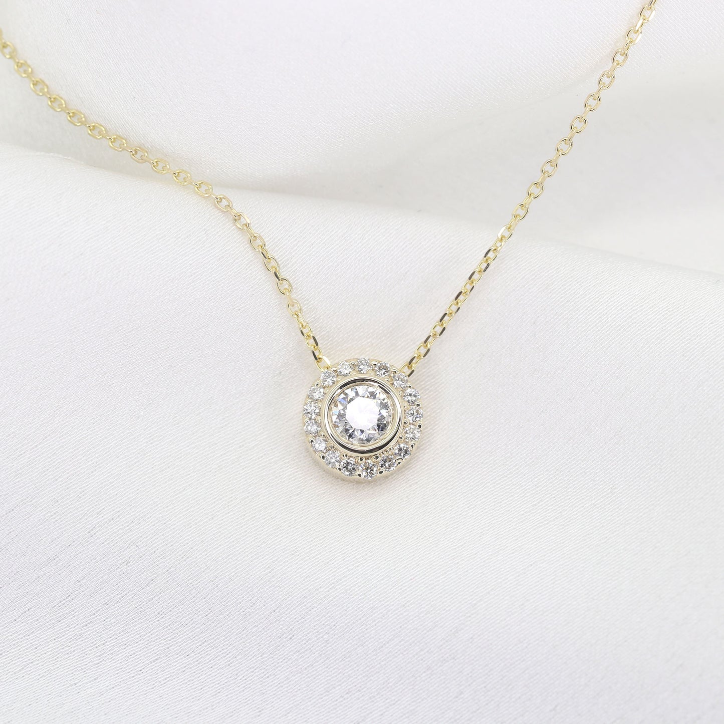 14K 0.47CT DIAMOND HALO NECKLACE