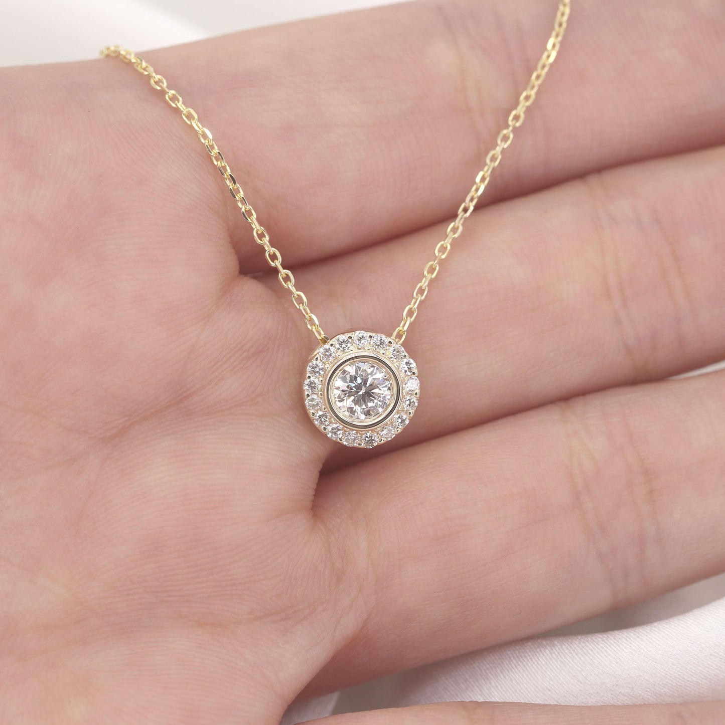 14K 0.47CT DIAMOND HALO NECKLACE