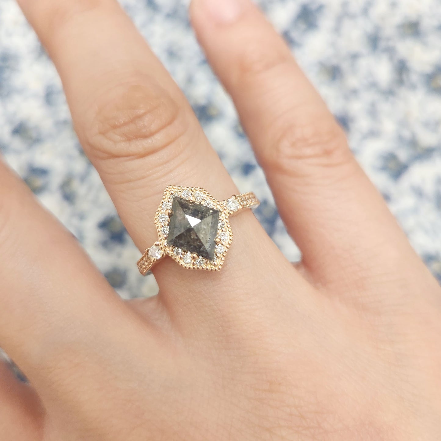 14K 1.23ct SALT AND PEPPER DIAMOND VINTAGE ENGAGEMENT RING