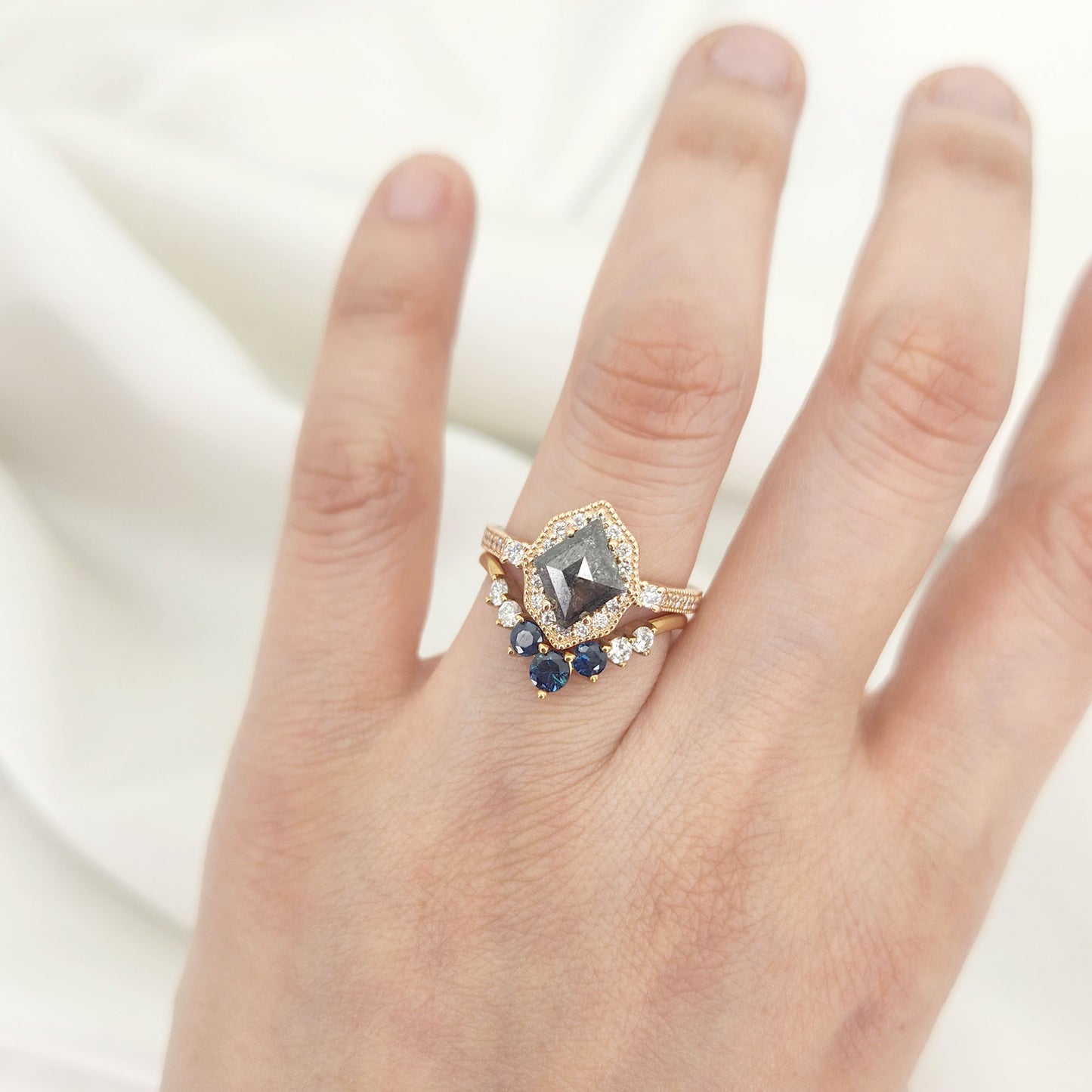 14K 1.23ct SALT AND PEPPER DIAMOND VINTAGE ENGAGEMENT RING