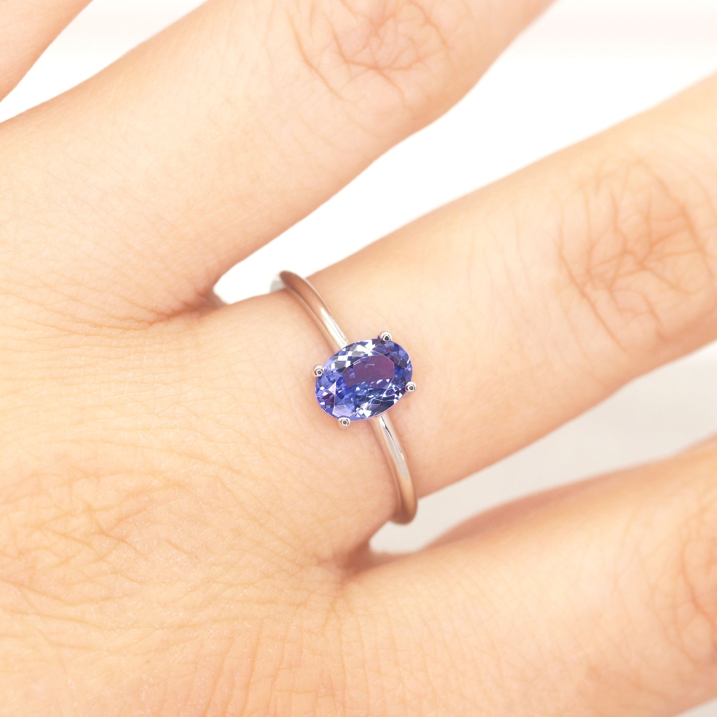 14K OVAL TANZANITE SOLITAIRE RING