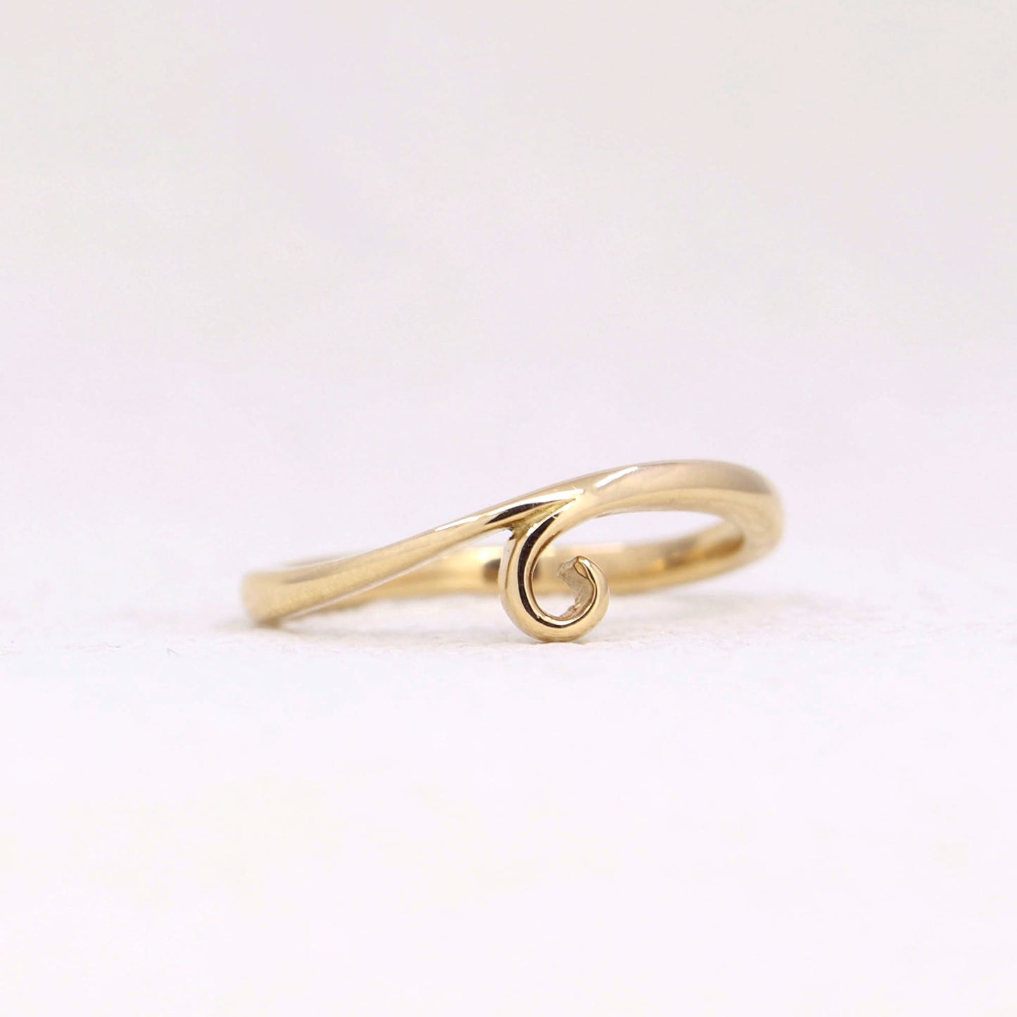 14K SPIRAL BAND