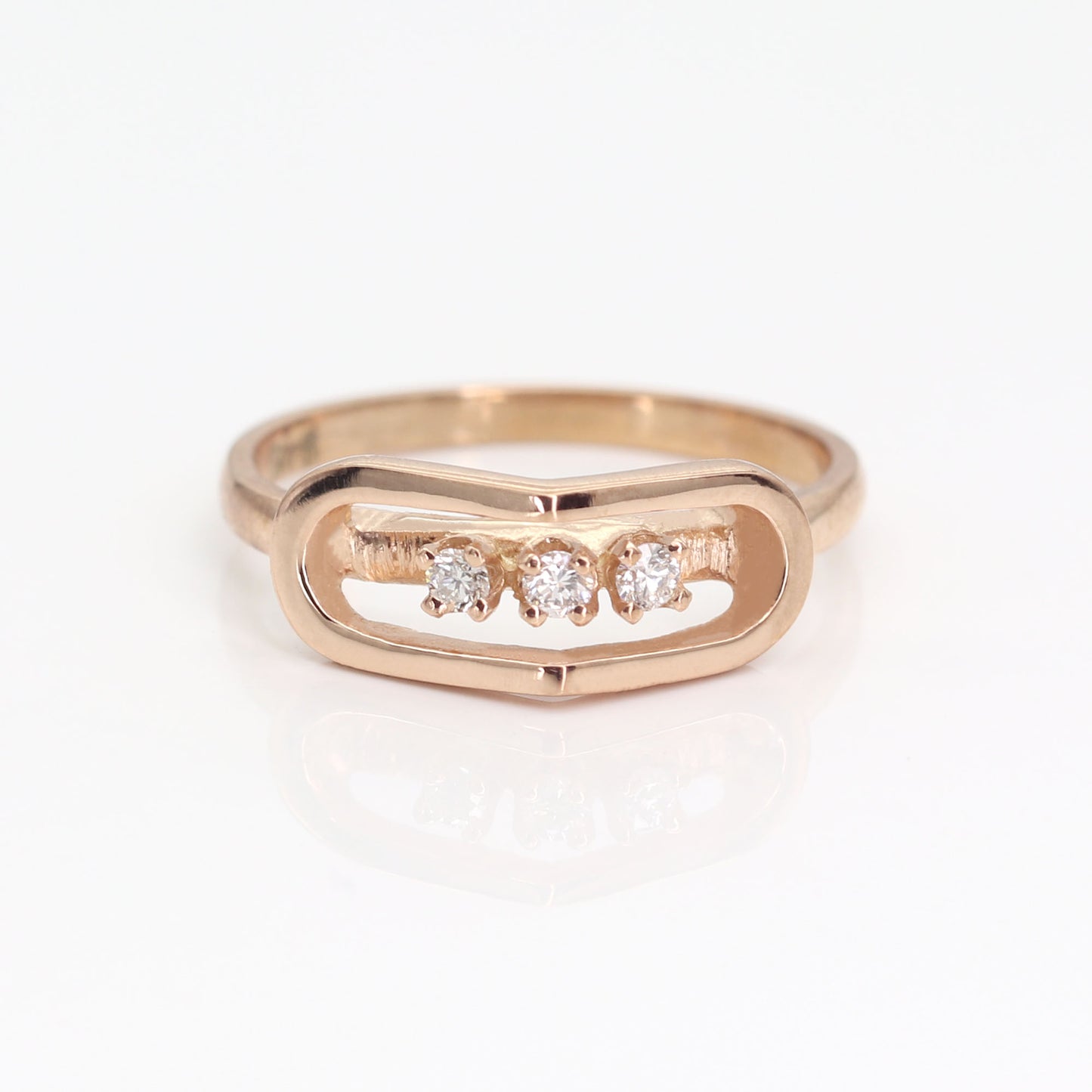 14K 3 DIAMOND OVAL POINT RING