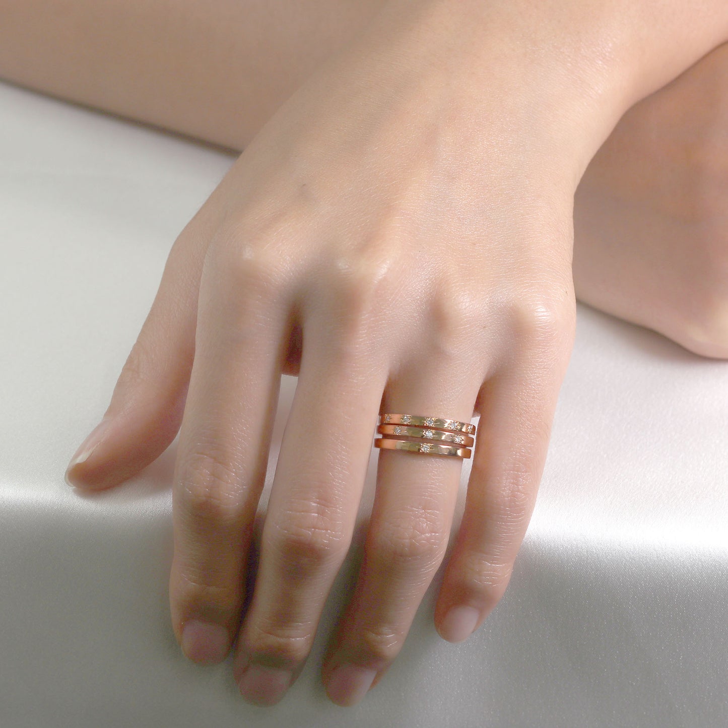 14K 3 FLAME DIAMOND 2MM BAND