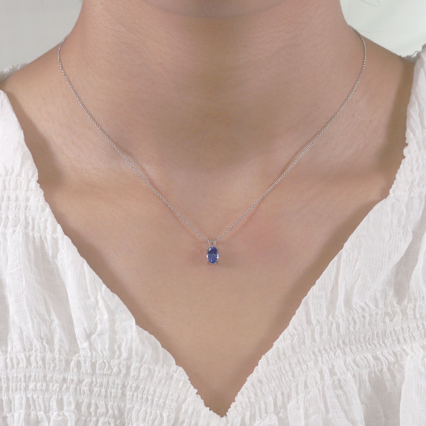 14K OVAL TANZANITE SOLITAIRE NECKLACE