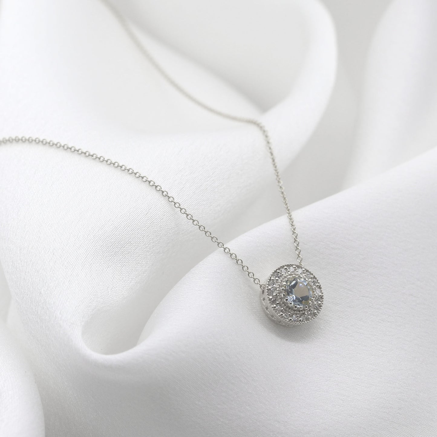 14K AQUAMARINE DIAMOND HALO VINTAGE NECKLACE