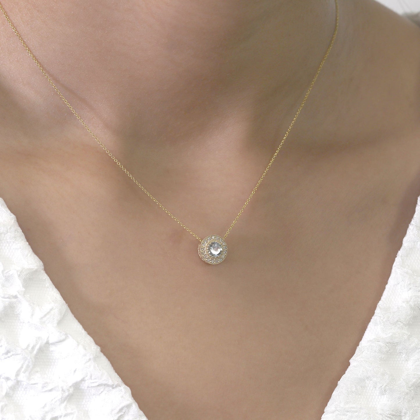 14K AQUAMARINE DIAMOND HALO VINTAGE NECKLACE