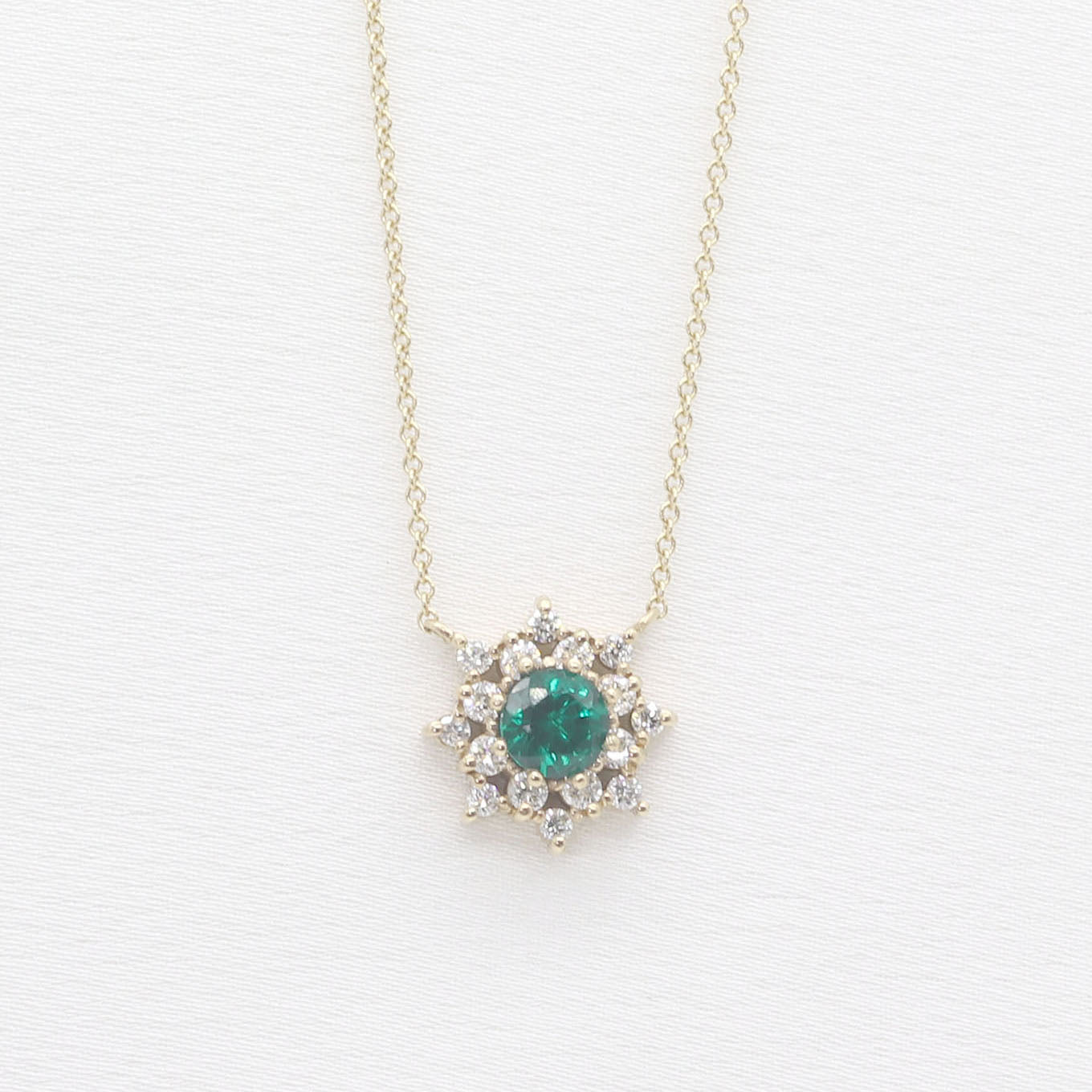 14K LAB EMERALD DIAMOND FLOWER NECKLACE