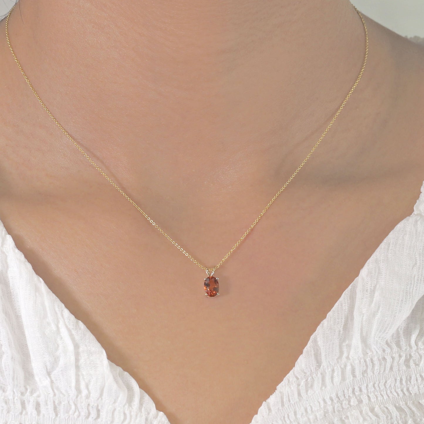 14K OVAL SUNSTONE SOLITAIRE NECKLACE