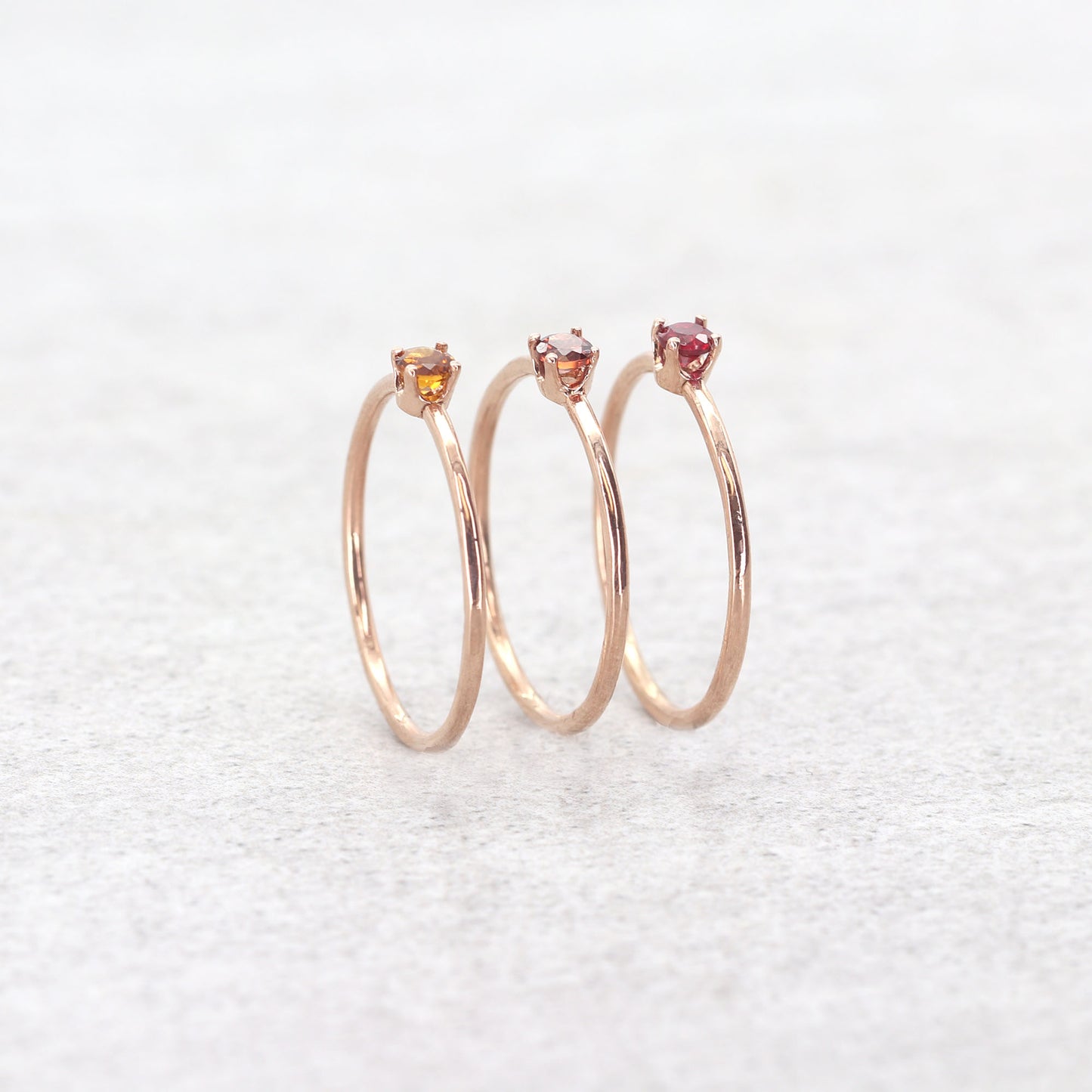 14K GOLD BIRTHSTONE HAMMERED RING