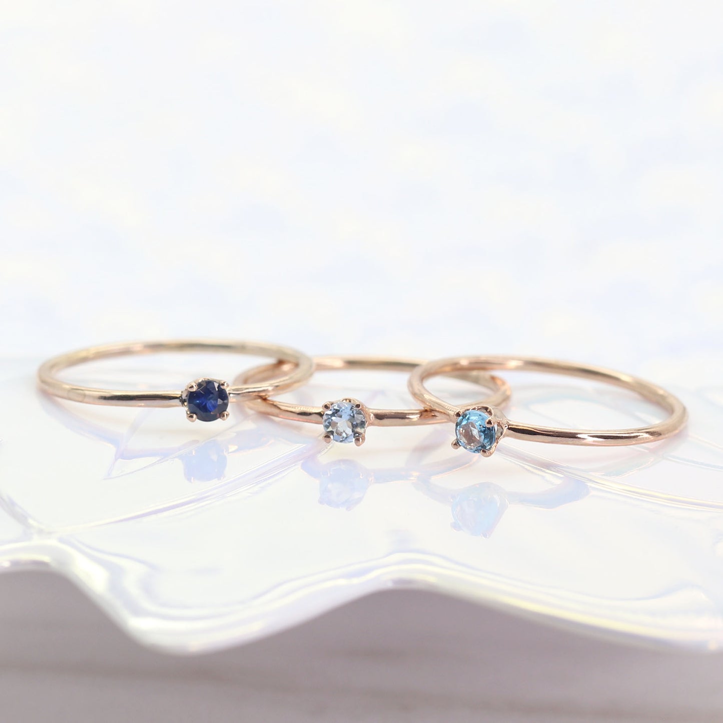 14K GOLD BIRTHSTONE HAMMERED RING