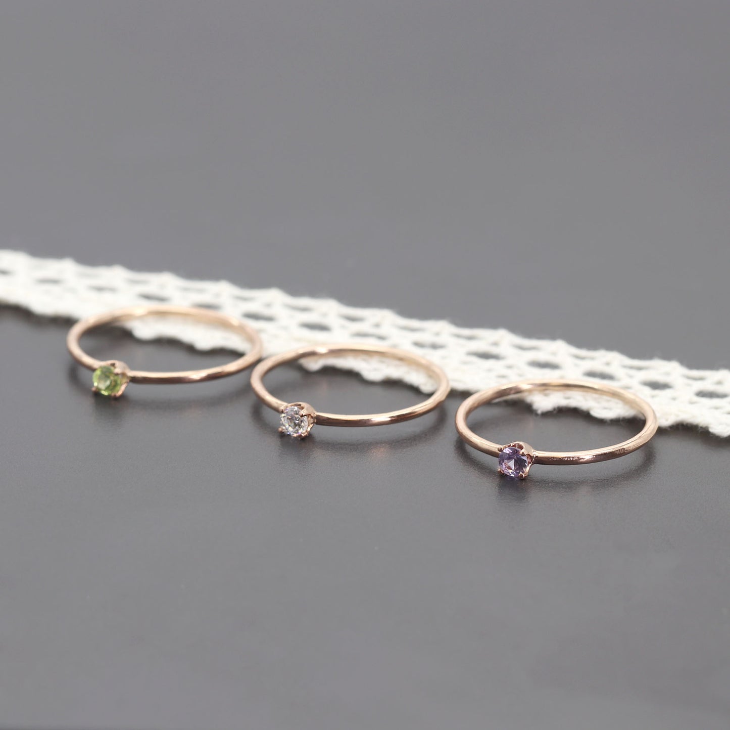 14K GOLD BIRTHSTONE HAMMERED RING