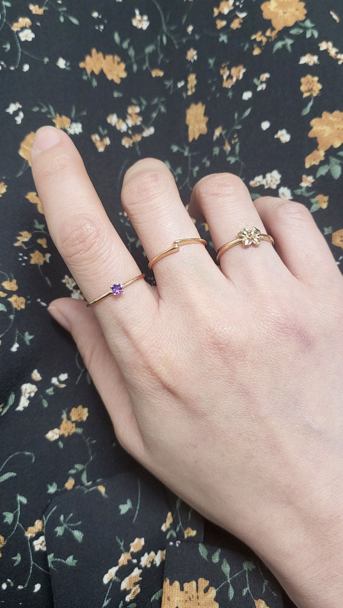 14K GOLD BIRTHSTONE HAMMERED RING