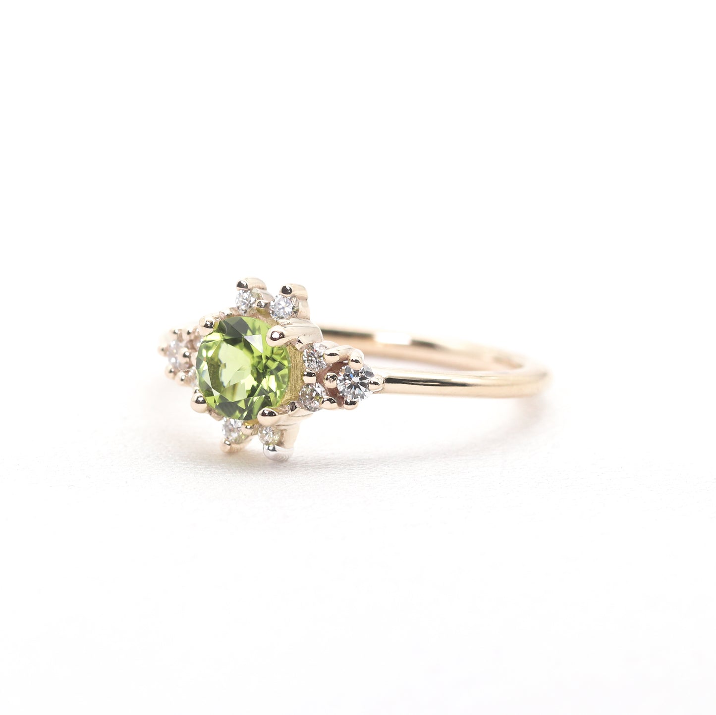 14K PERIDOT DIAMOND CLUSTER RING