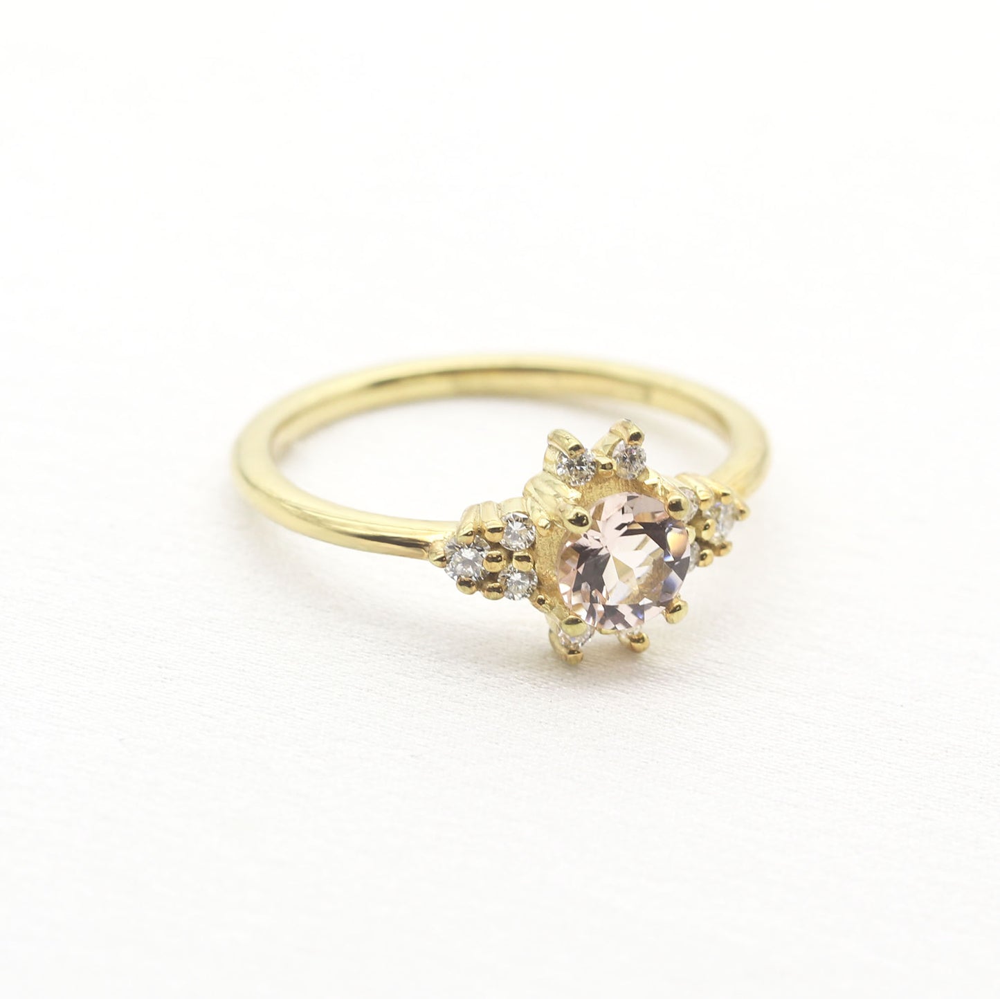 14K MORGANITE DIAMOND CLUSTER RING