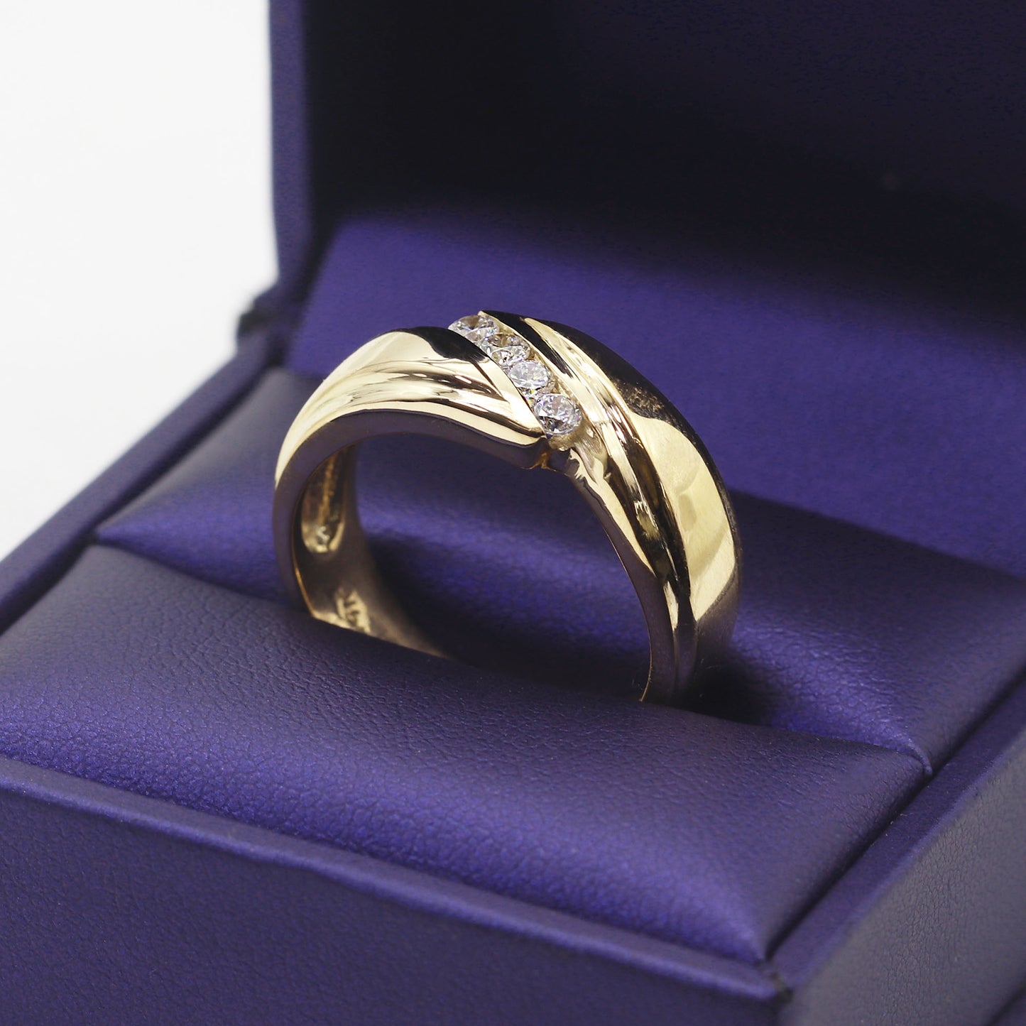 14K 4 DIAMOND DIAGONAL MEN'S BAND