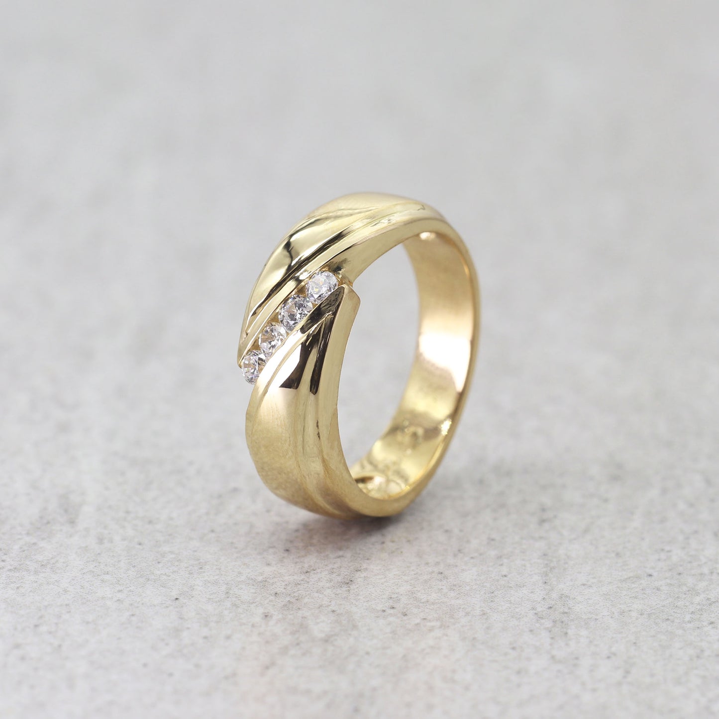14K 4 DIAMOND DIAGONAL MEN'S BAND