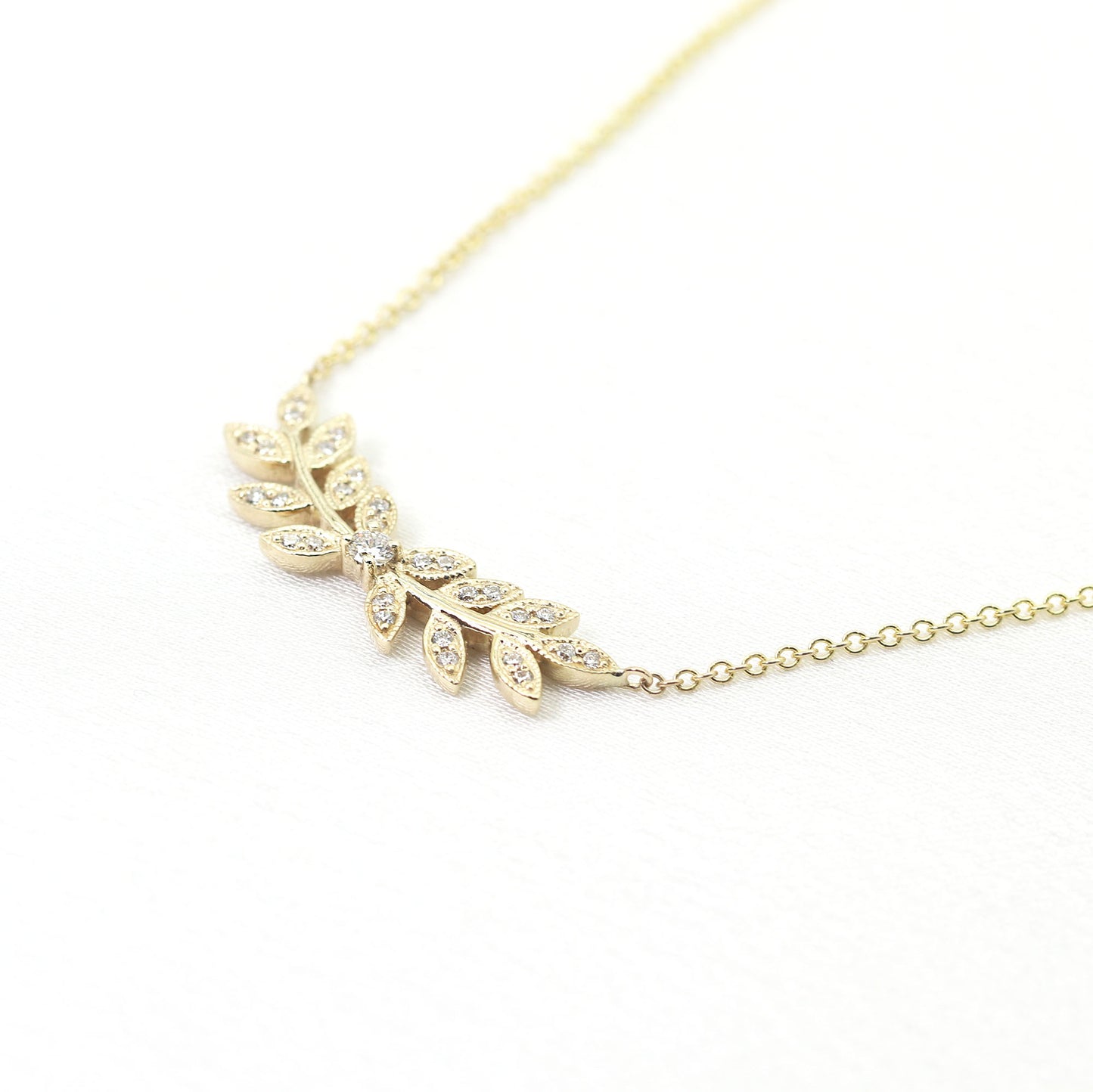 14K DIAMOND LEAF NECKLACE