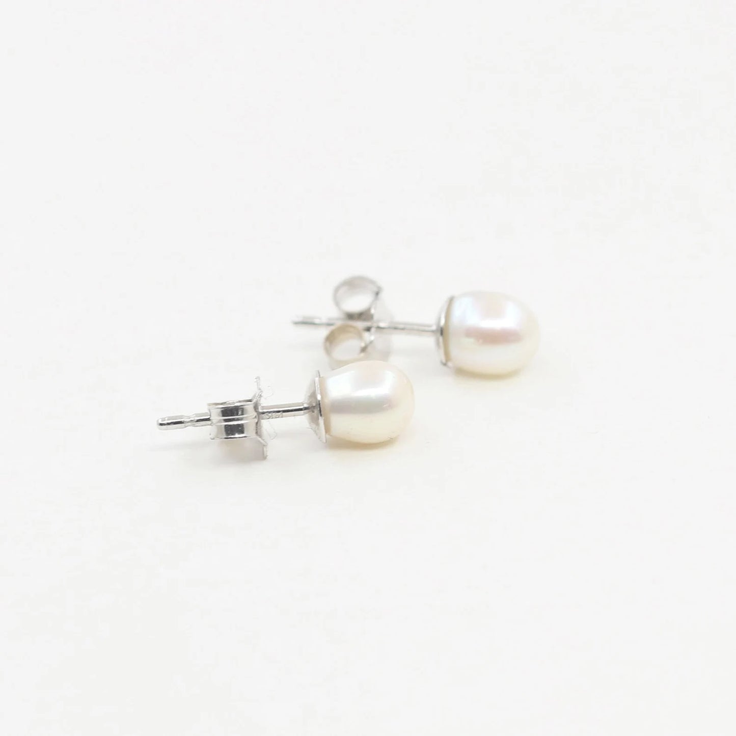 14K WHITE GOLD PEARL EARRING (ONLY PAIR)