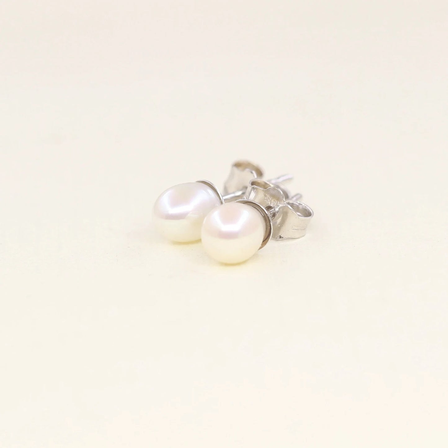 14K WHITE GOLD PEARL EARRING (ONLY PAIR)