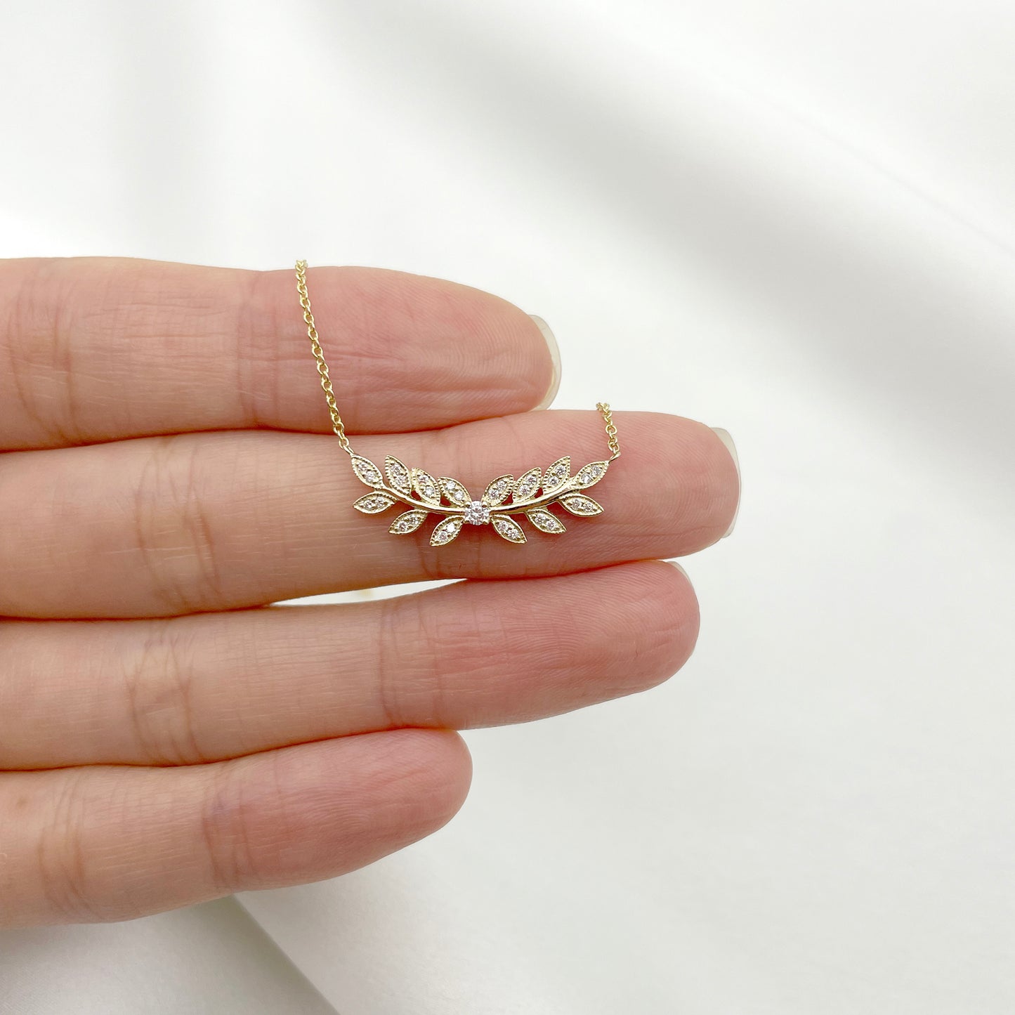 14K DIAMOND LEAF NECKLACE