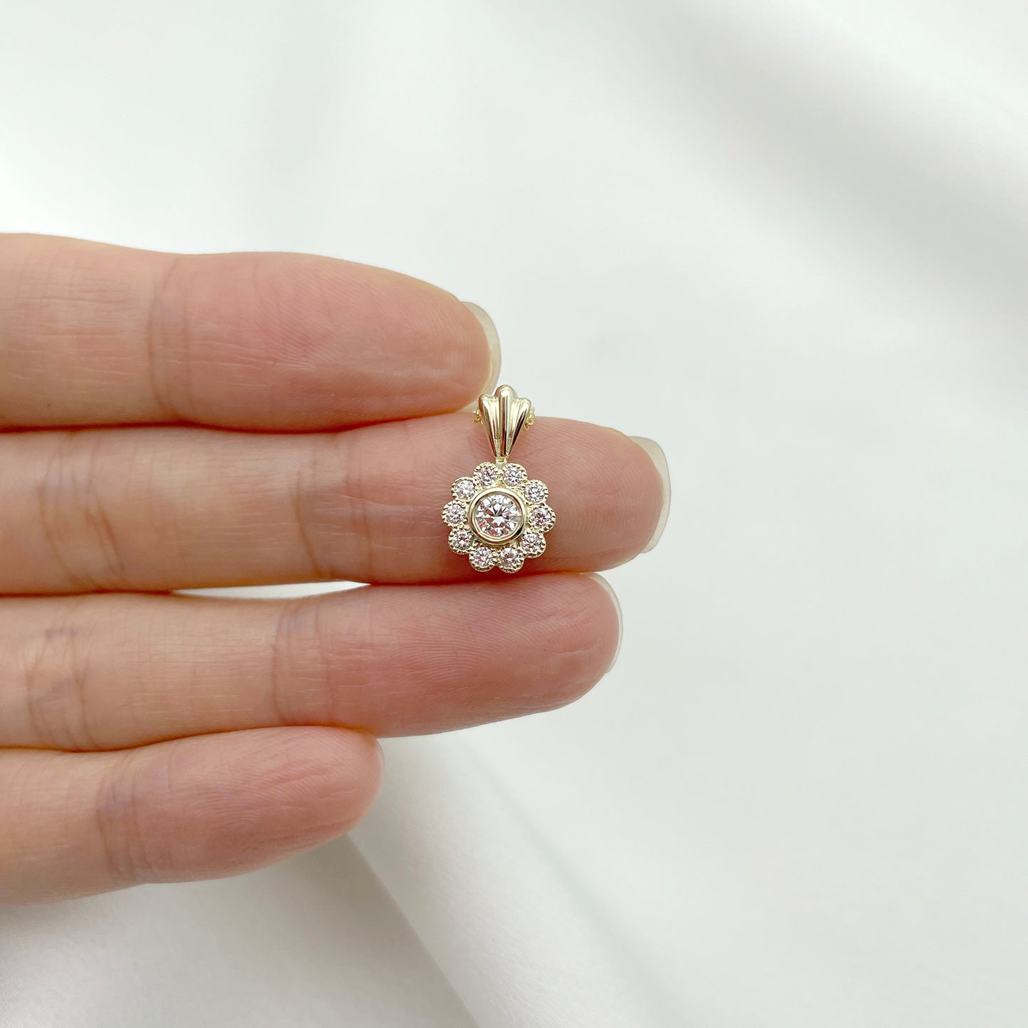 14K 0.35CT DIAMOND FLOWER NECKLACE