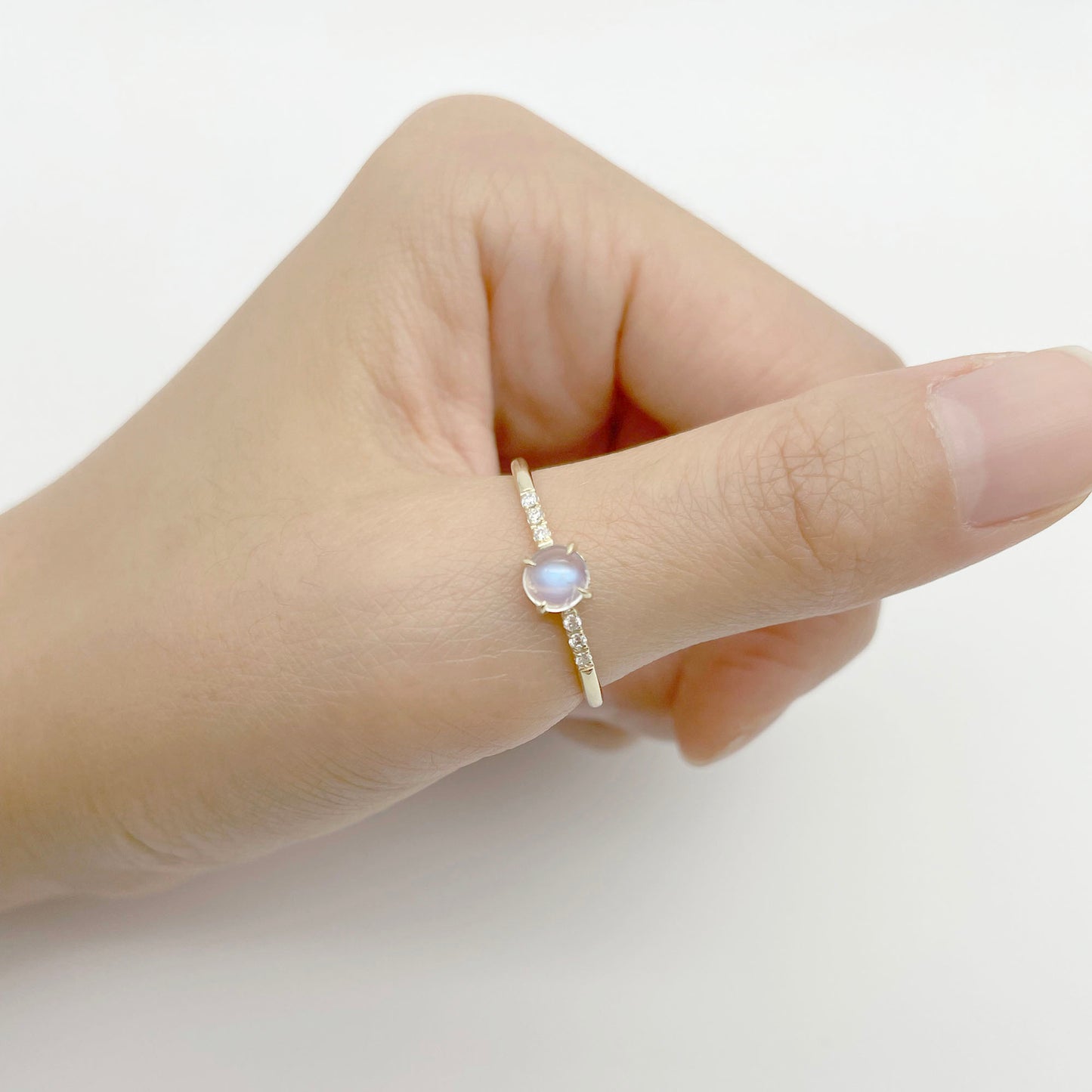 14K ROUND MOONSTONE DIAMOND RING