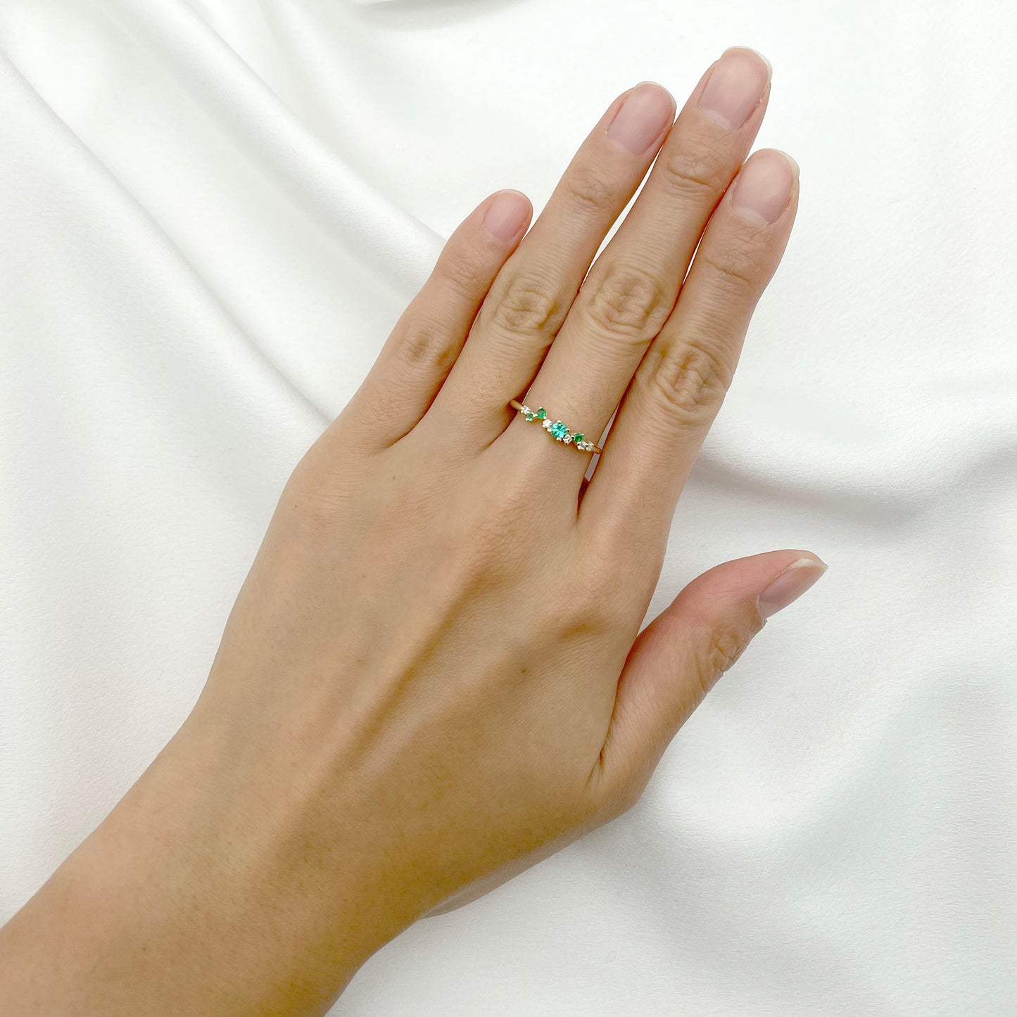 14K EMERLAD DIAMOND CLUSTER BAND