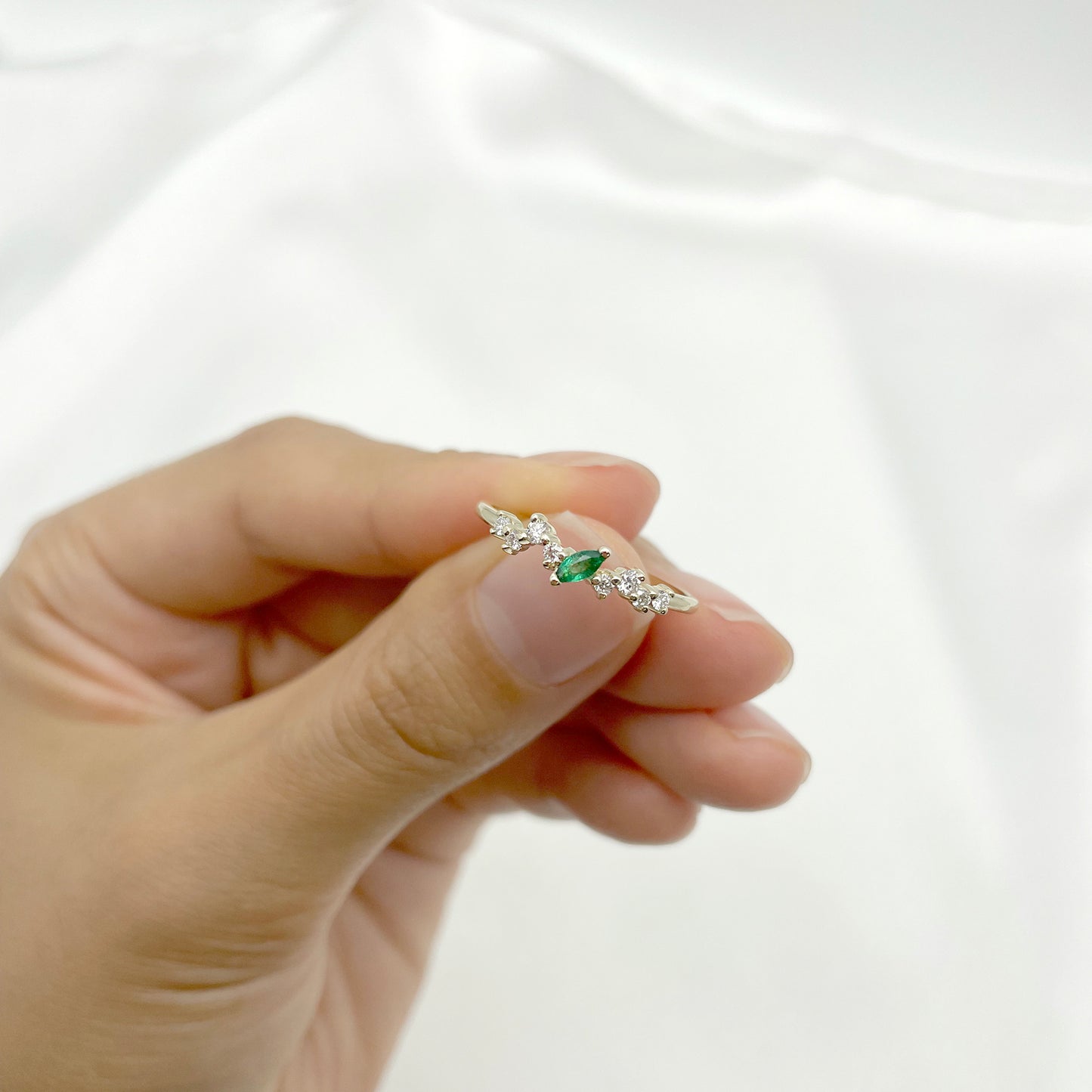 14K 1 MARQUISE EMERALD DIAMOND CLUSTER BAND