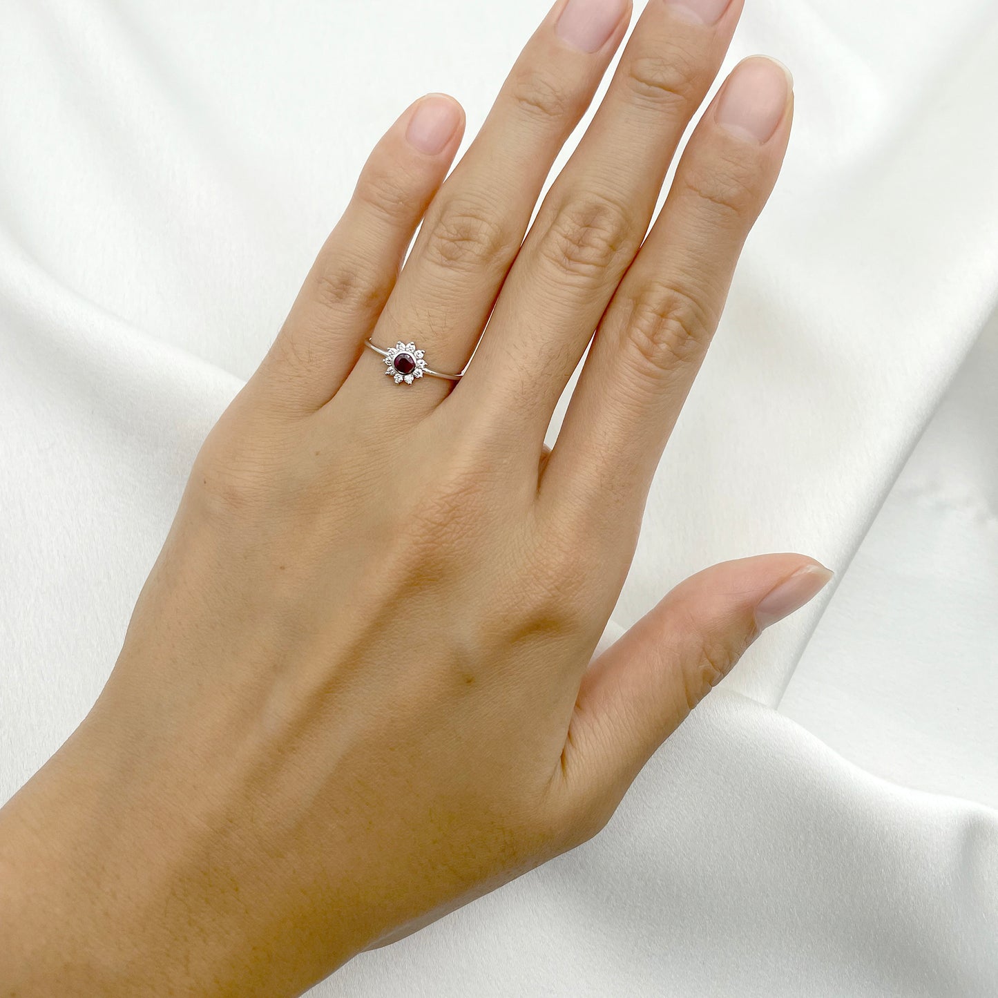 14K RUBY BEZEL DIAMOND FLOWER RING