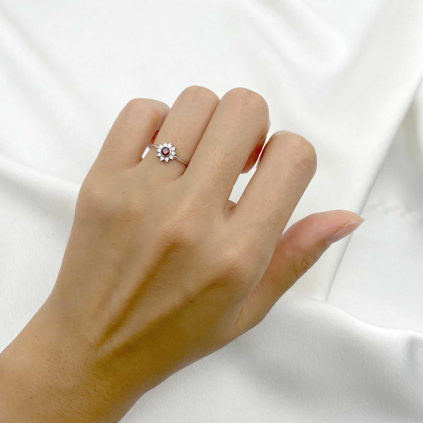 14K RUBY BEZEL DIAMOND FLOWER RING