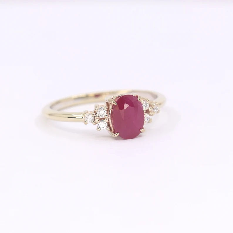 14K OVAL RUBY DIAMOND CLUSTER RING