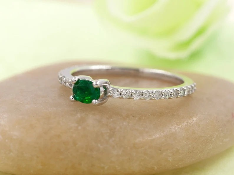 14K OVAL EMERALD DIAMOND RING