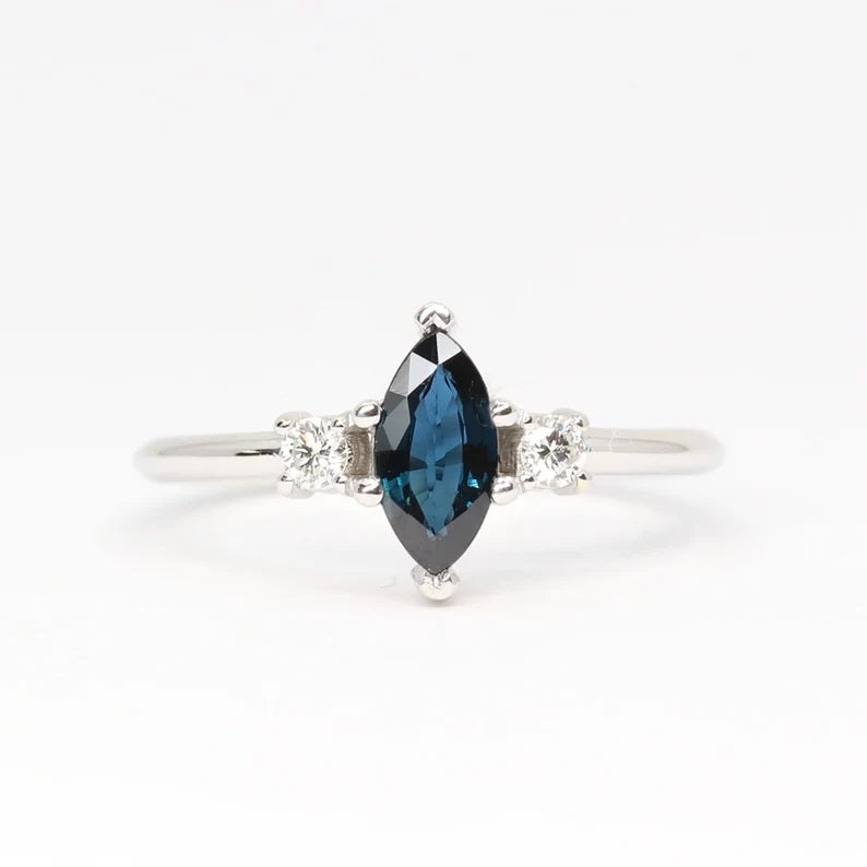 14K MARQUISE SAPPHIRE 0.10CT DIAMOND RING