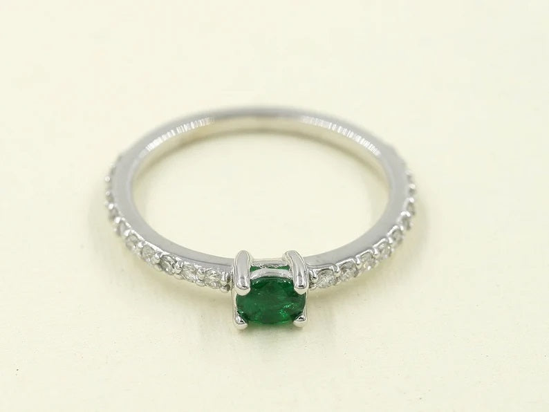 14K OVAL EMERALD DIAMOND RING