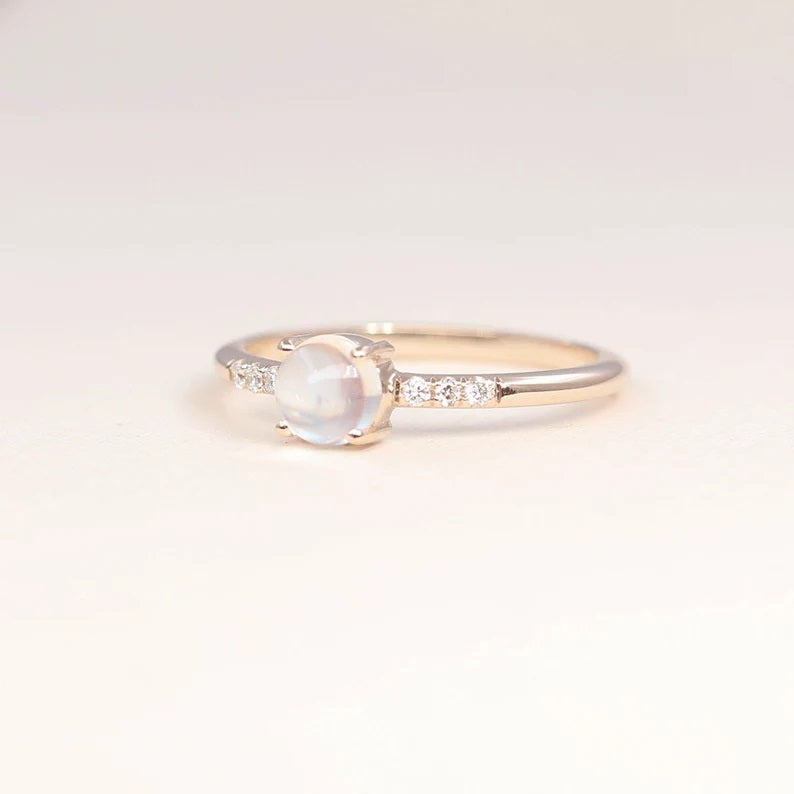 14K ROUND MOONSTONE DIAMOND RING