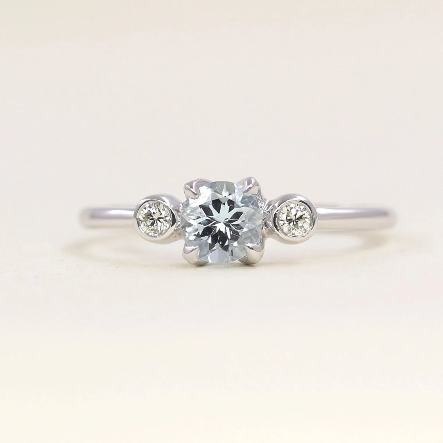 14K ROUND AQUAMARINE DIAMOND BEZEL RING