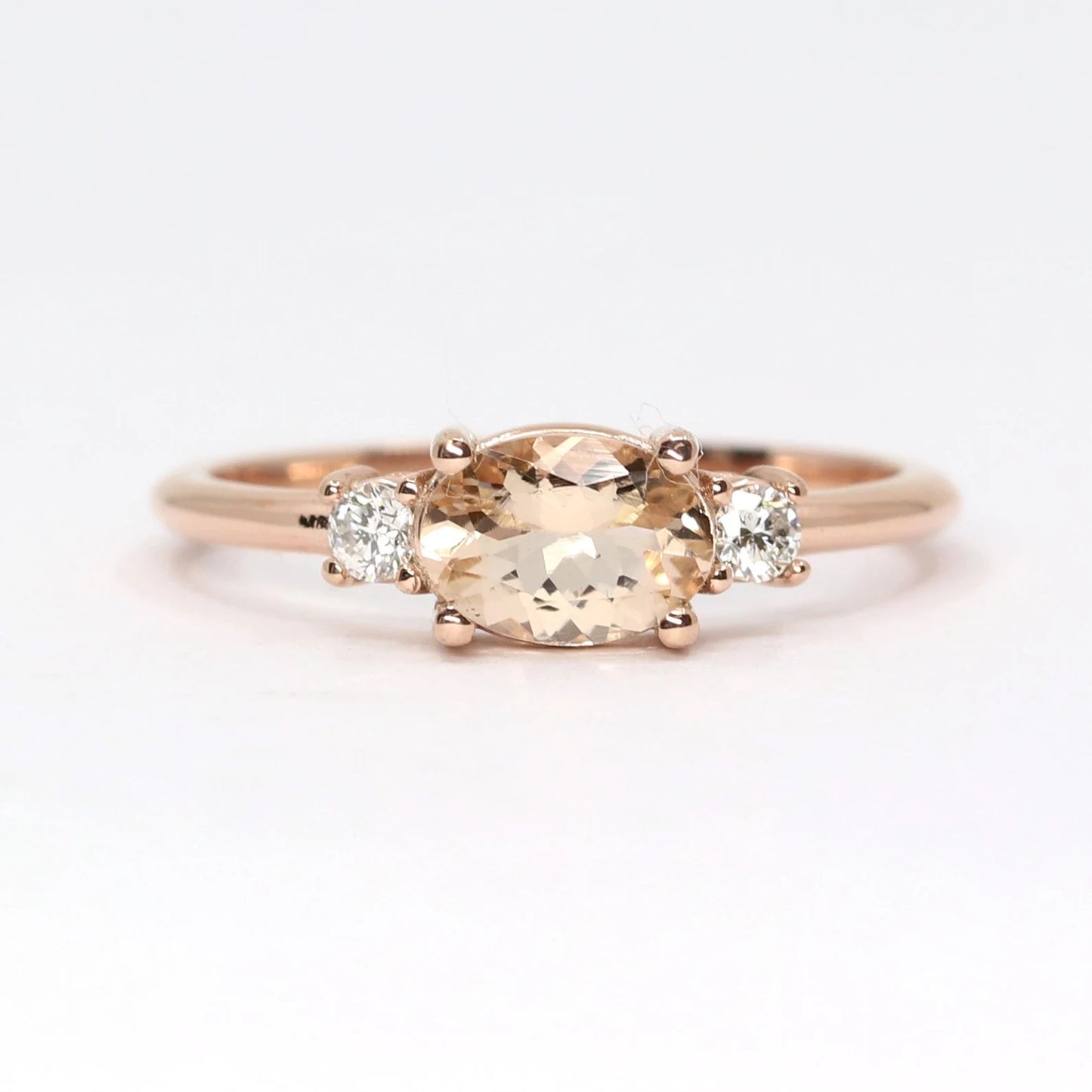 14K OVAL MORGANITE 0.10CT DIAMOND RING