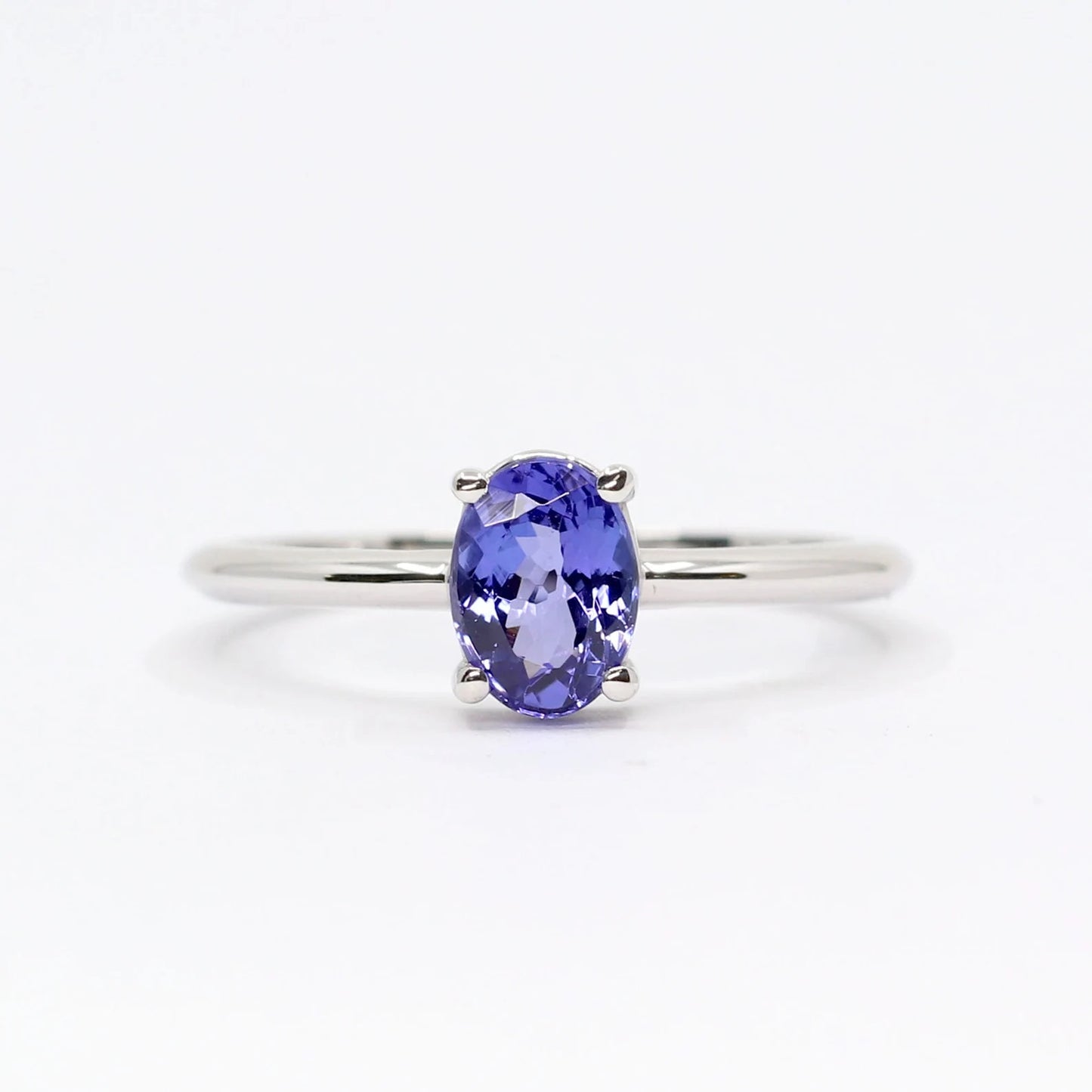 14K OVAL TANZANITE SOLITAIRE RING