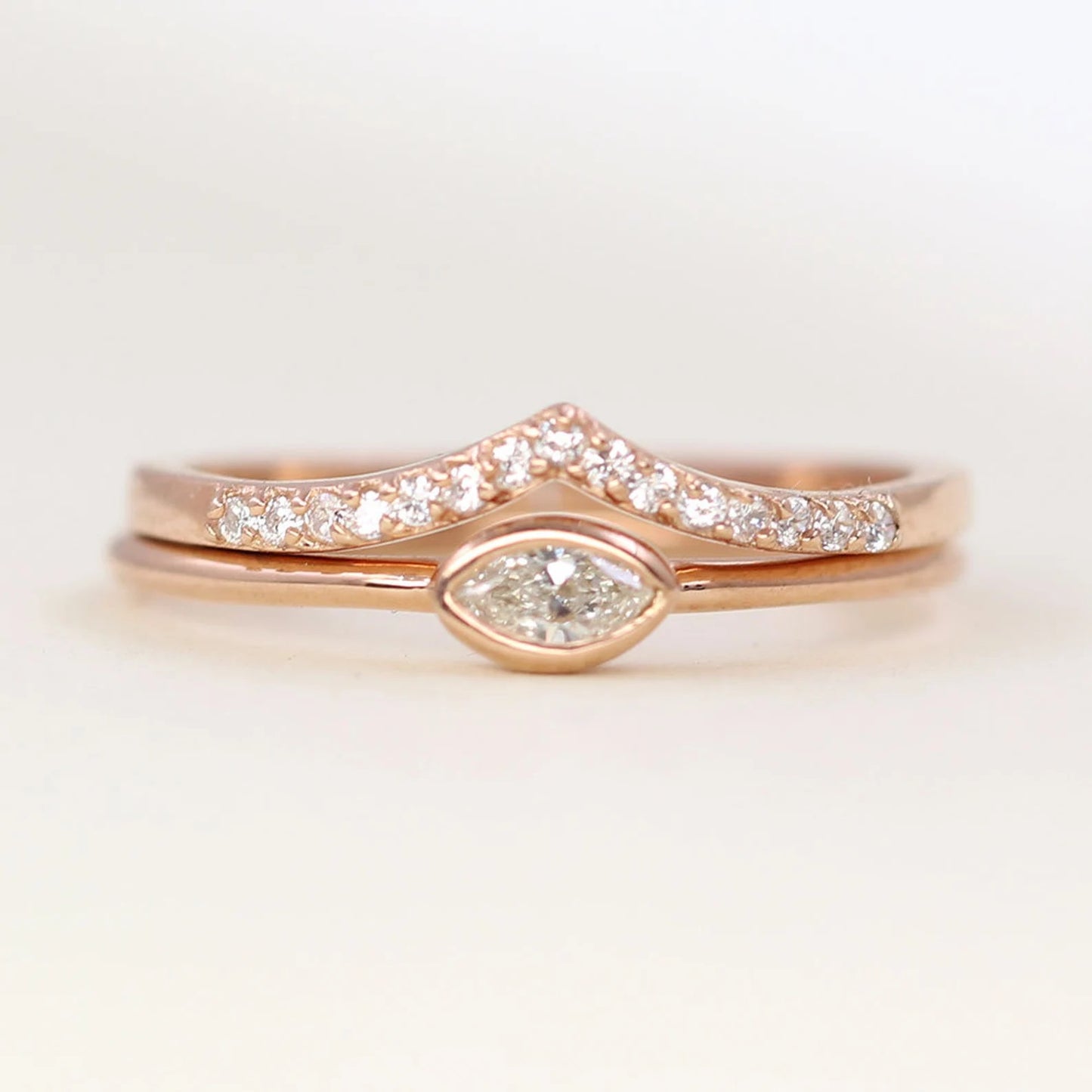 14K 0.10CT MARQUISE BEZEL RING CHEVRON BAND SET