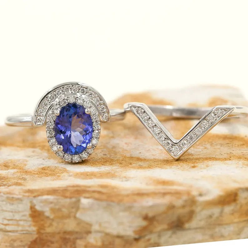 14K OVAL TANZANITE DIAMOND HALO RING DIAMOND V BAND 2 RING SET
