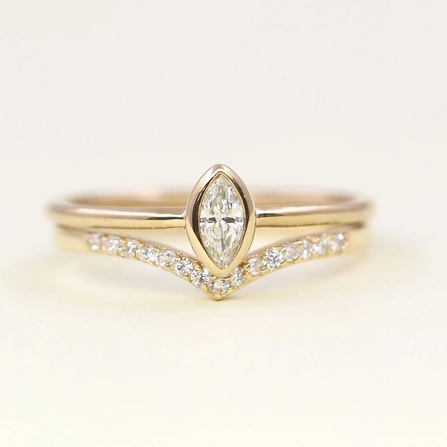 14K 0.15CT MARQUISE DIAMOND BEZEL RING CHEVRON BAND SET